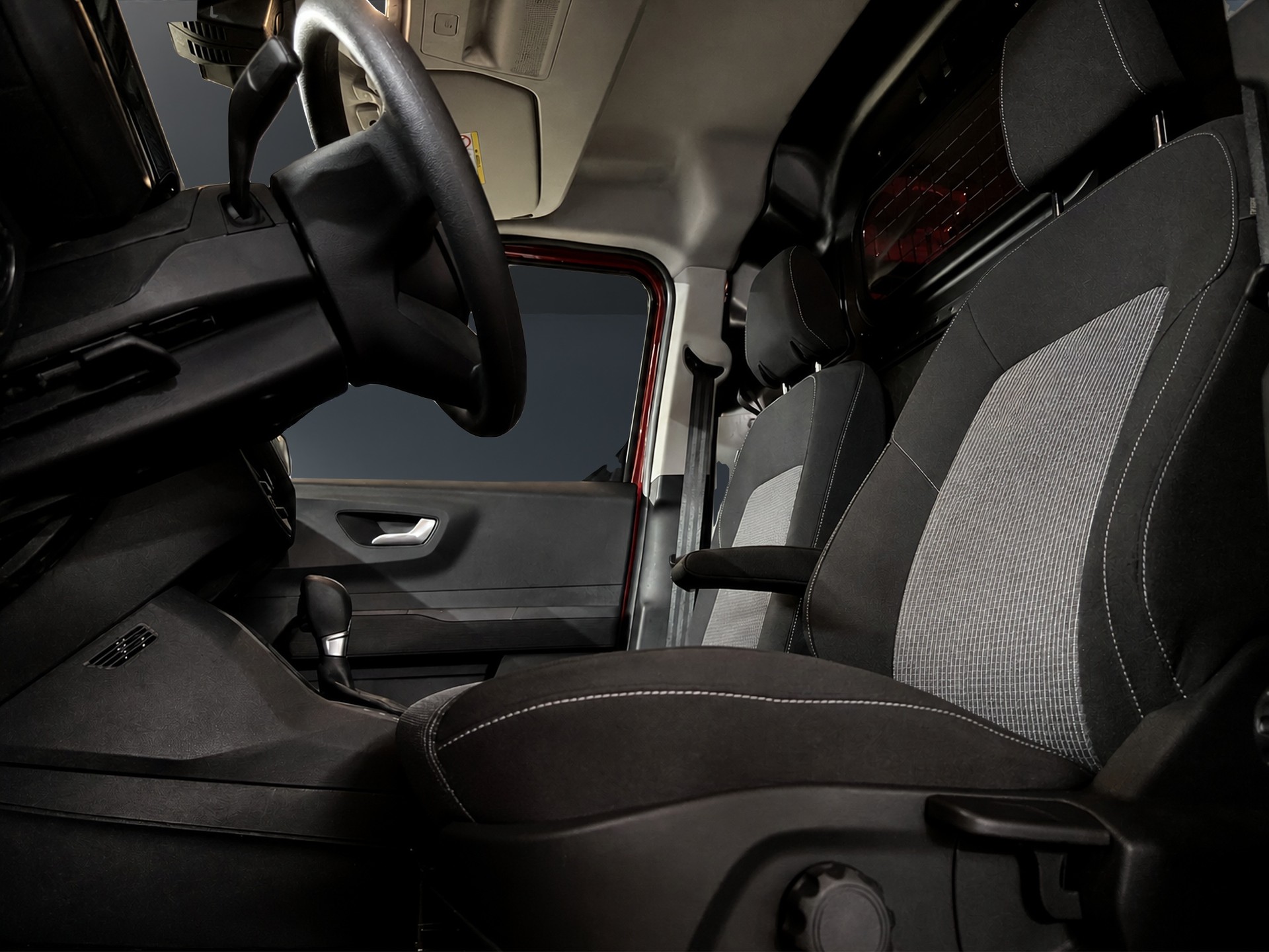 FORD Transit Courier Van 1.0 EcoBoost Active Automat-image-12