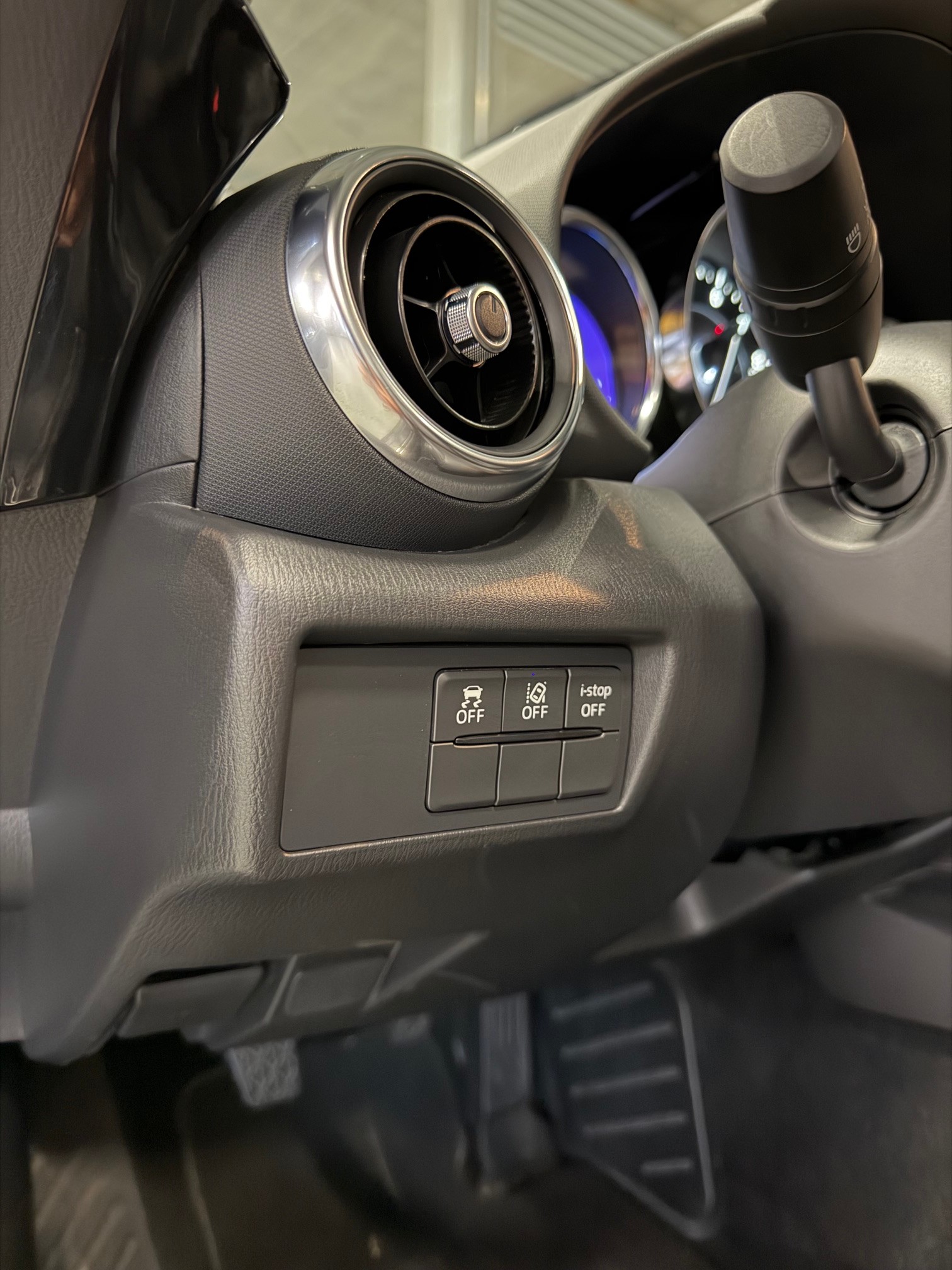 MAZDA MX-5 SKYACTIV-G 184 Revolution-image-12