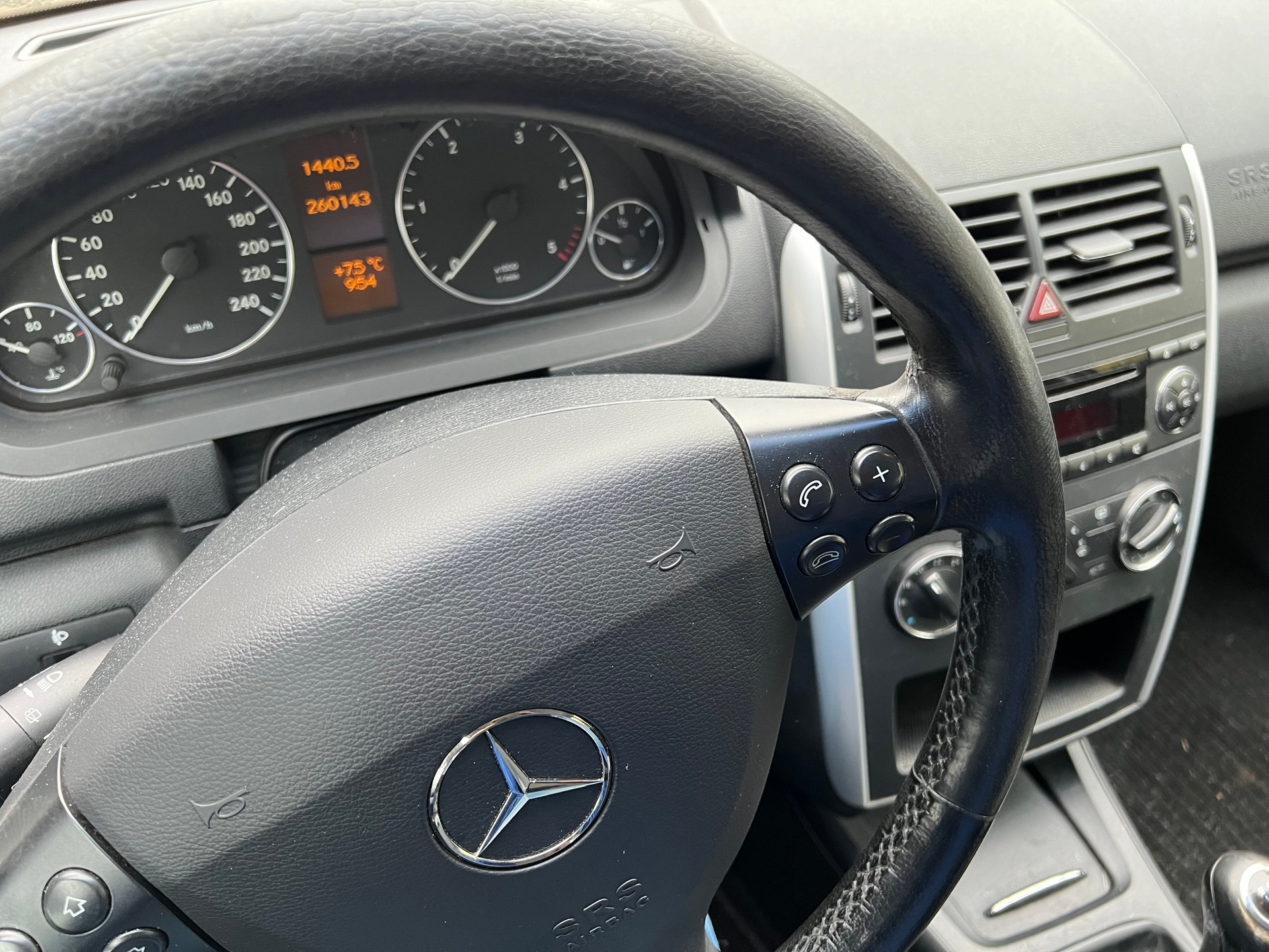 MERCEDES-BENZ A 160 CDI Avantgarde-image-2