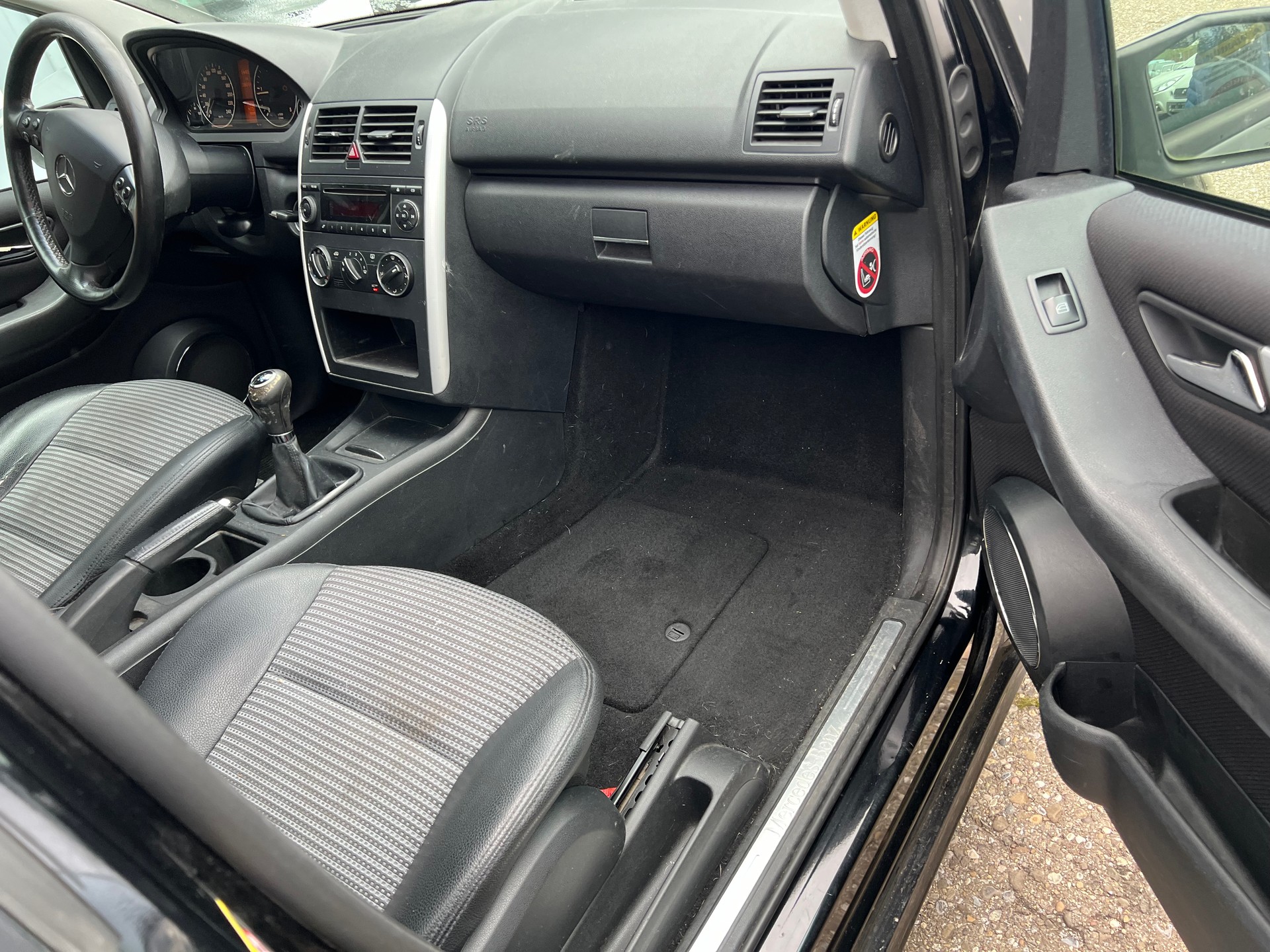 MERCEDES-BENZ A 160 CDI Avantgarde-image-9