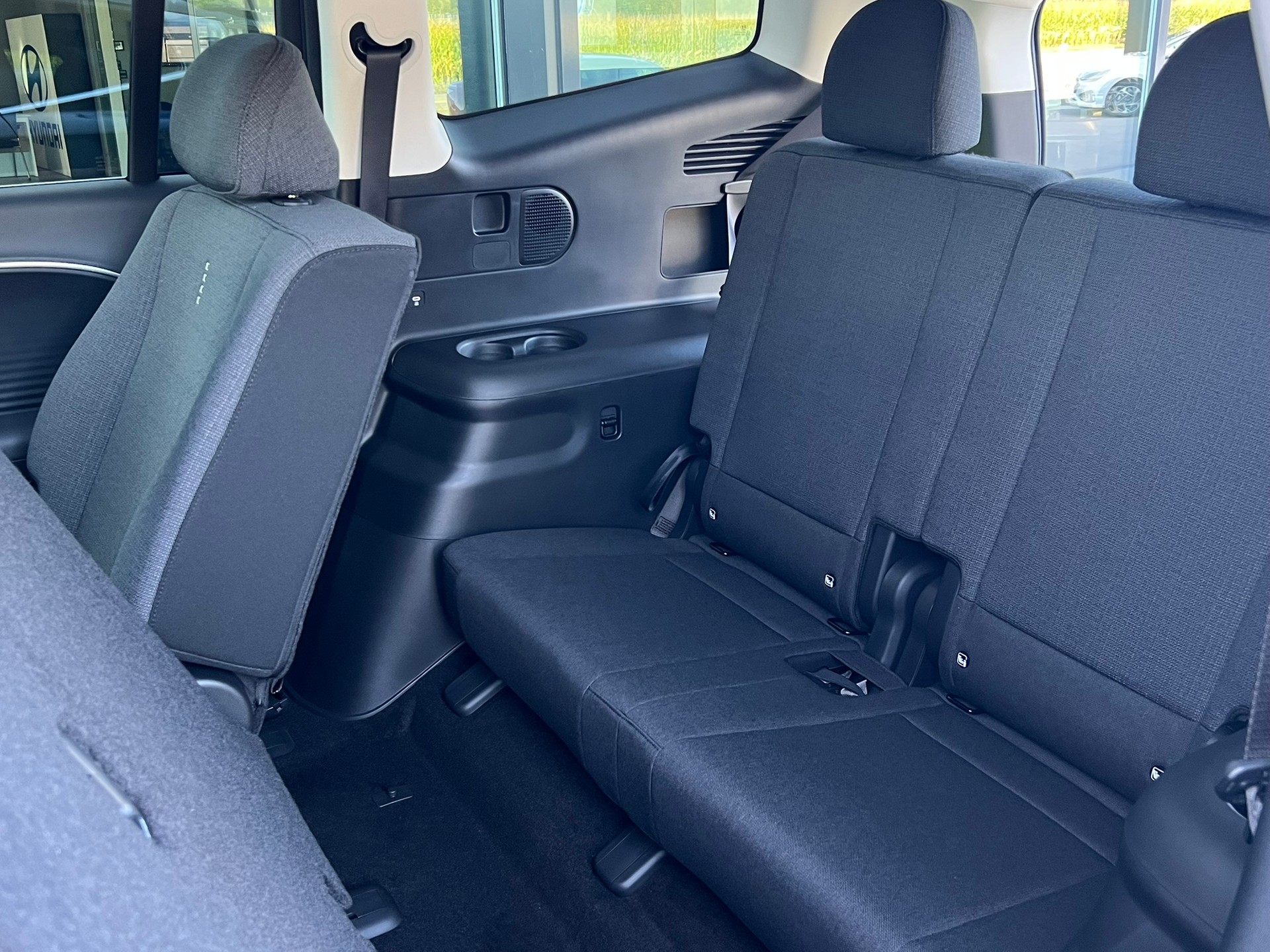 HYUNDAI Ioniq 9 110kWh Amplia 4WD-image-10