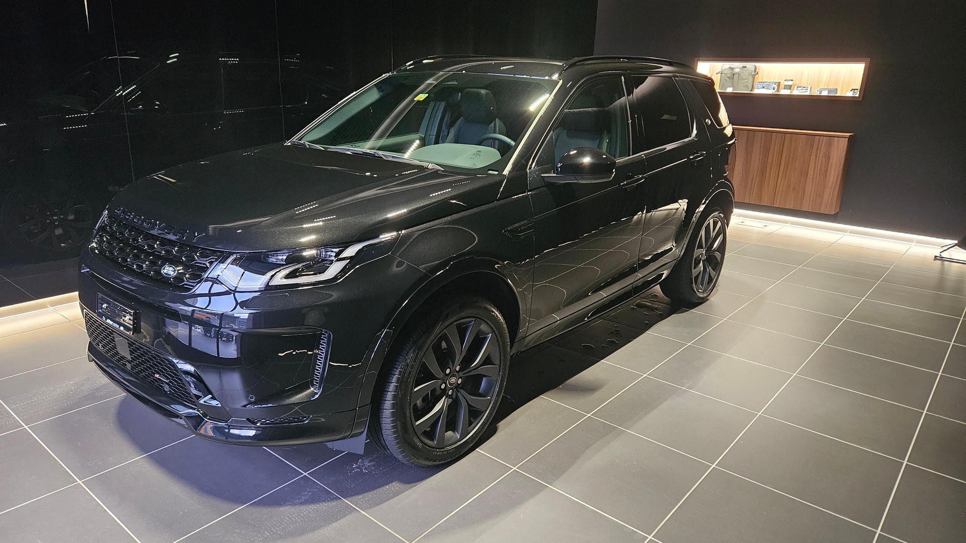 LAND ROVER Discovery Sport 1.5 T 270e Landmark-image-0