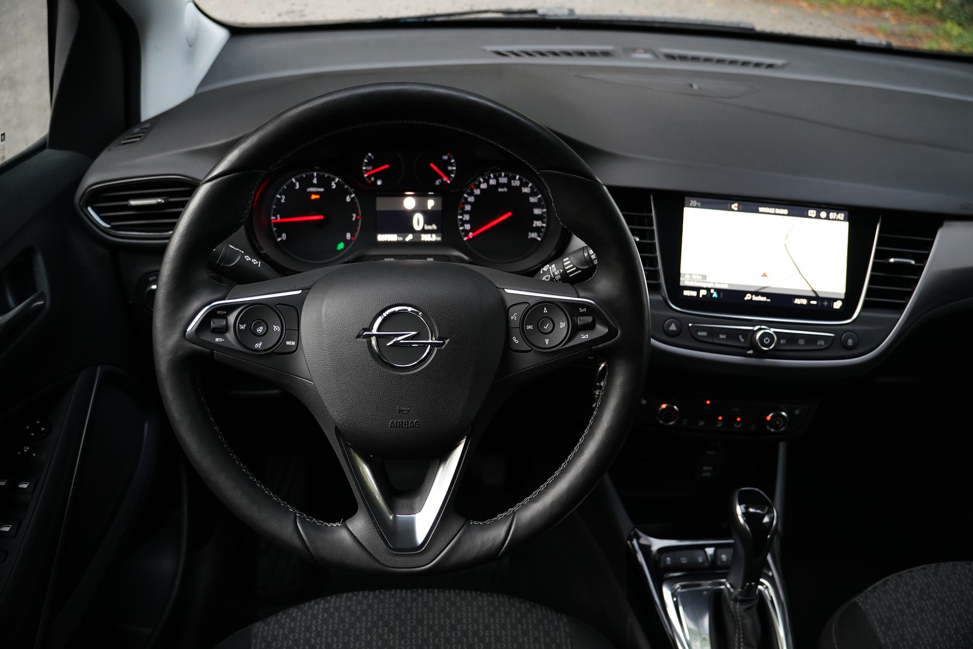 OPEL Crossland X 1.2i TP Enjoy Automatik-image-22
