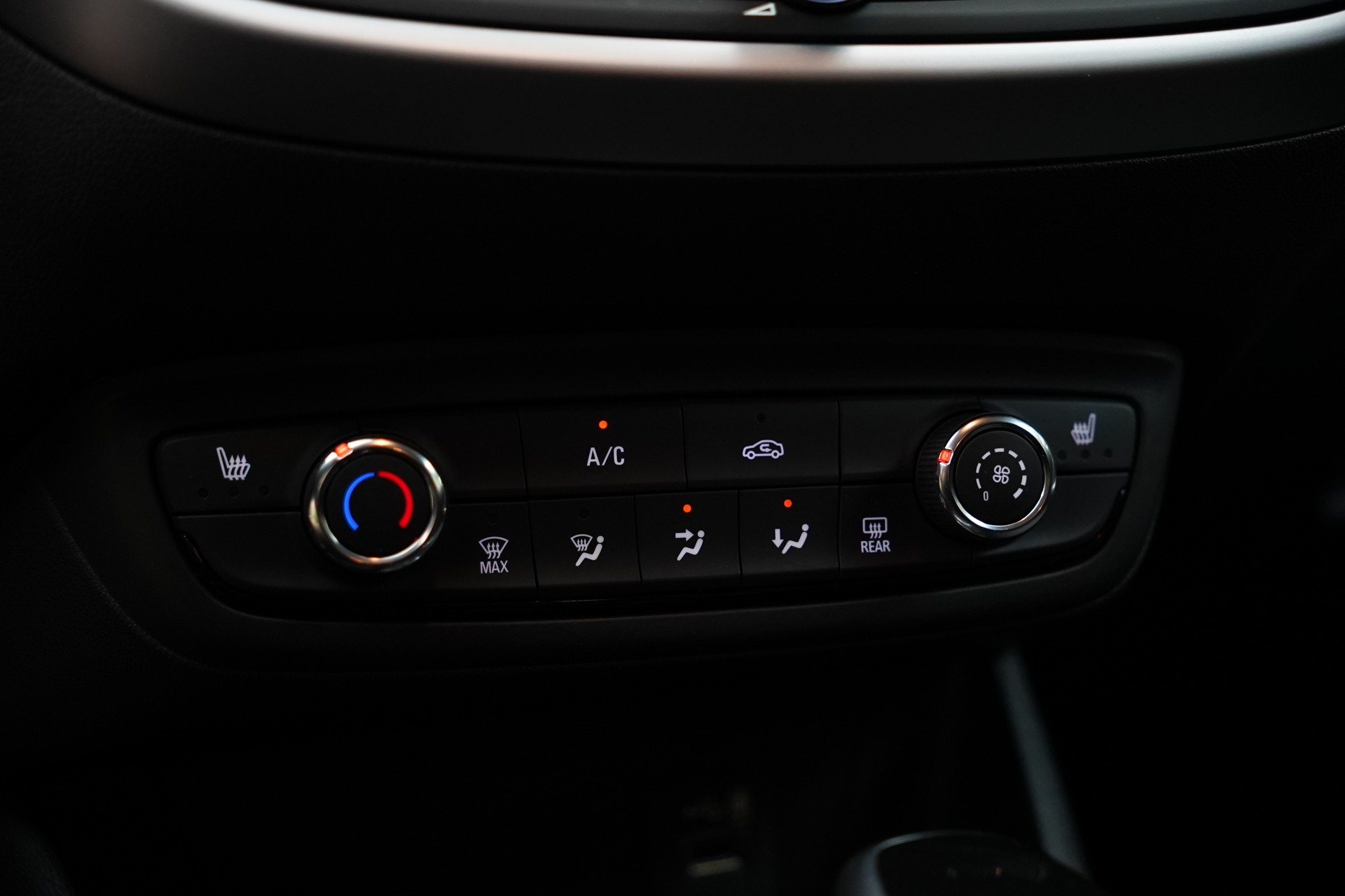 OPEL Crossland X 1.2i TP Enjoy Automatik-image-29