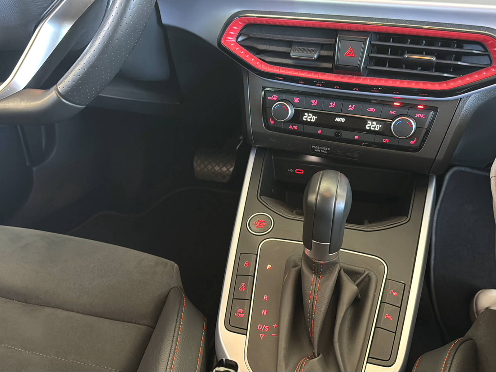 SEAT Arona 1.0 TSI Eco Hola FR DSG-image-14