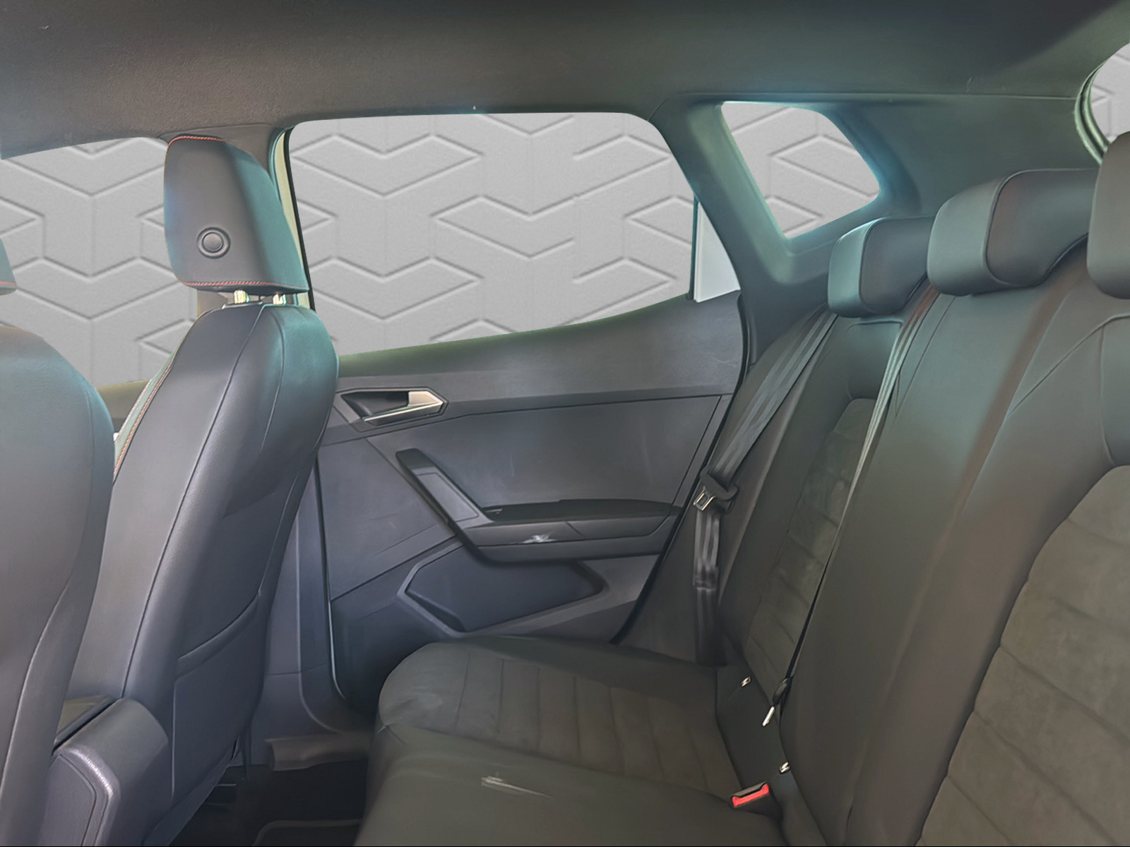 SEAT Arona 1.0 TSI Eco Hola FR DSG-image-15