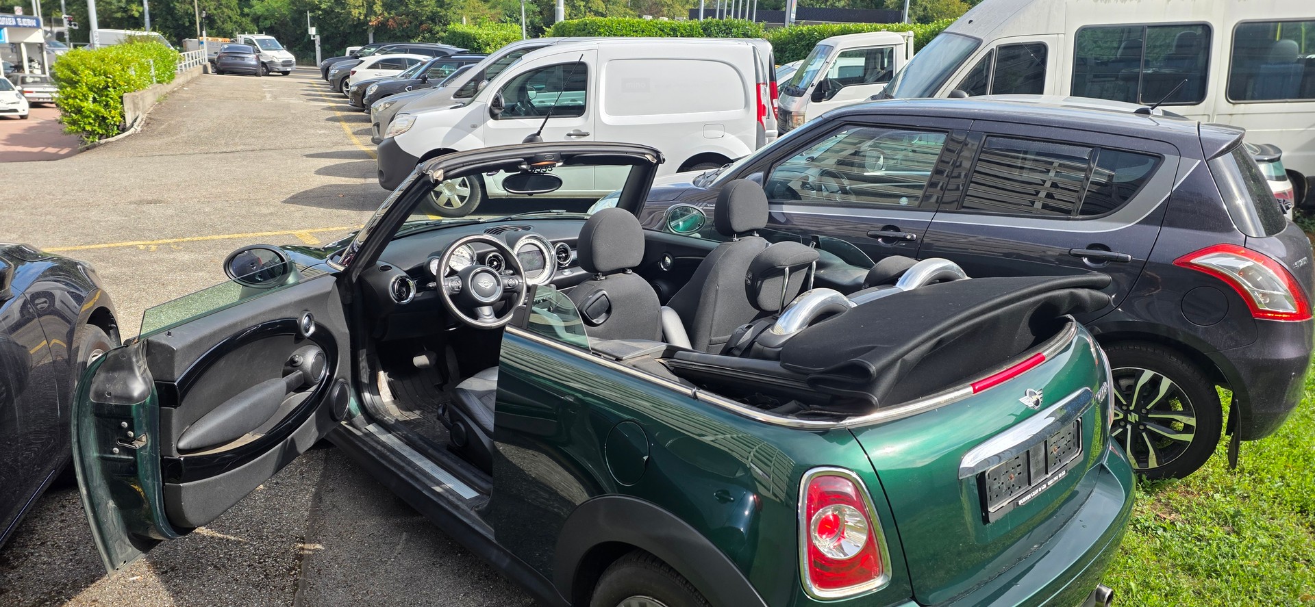 MINI Cooper Cabriolet Steptronic-image-2