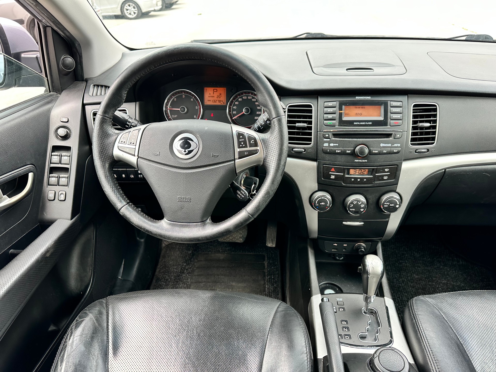 KGM-SsangYong Korando 2.0 e-XDI Quartz 4WD Automatic-image-12