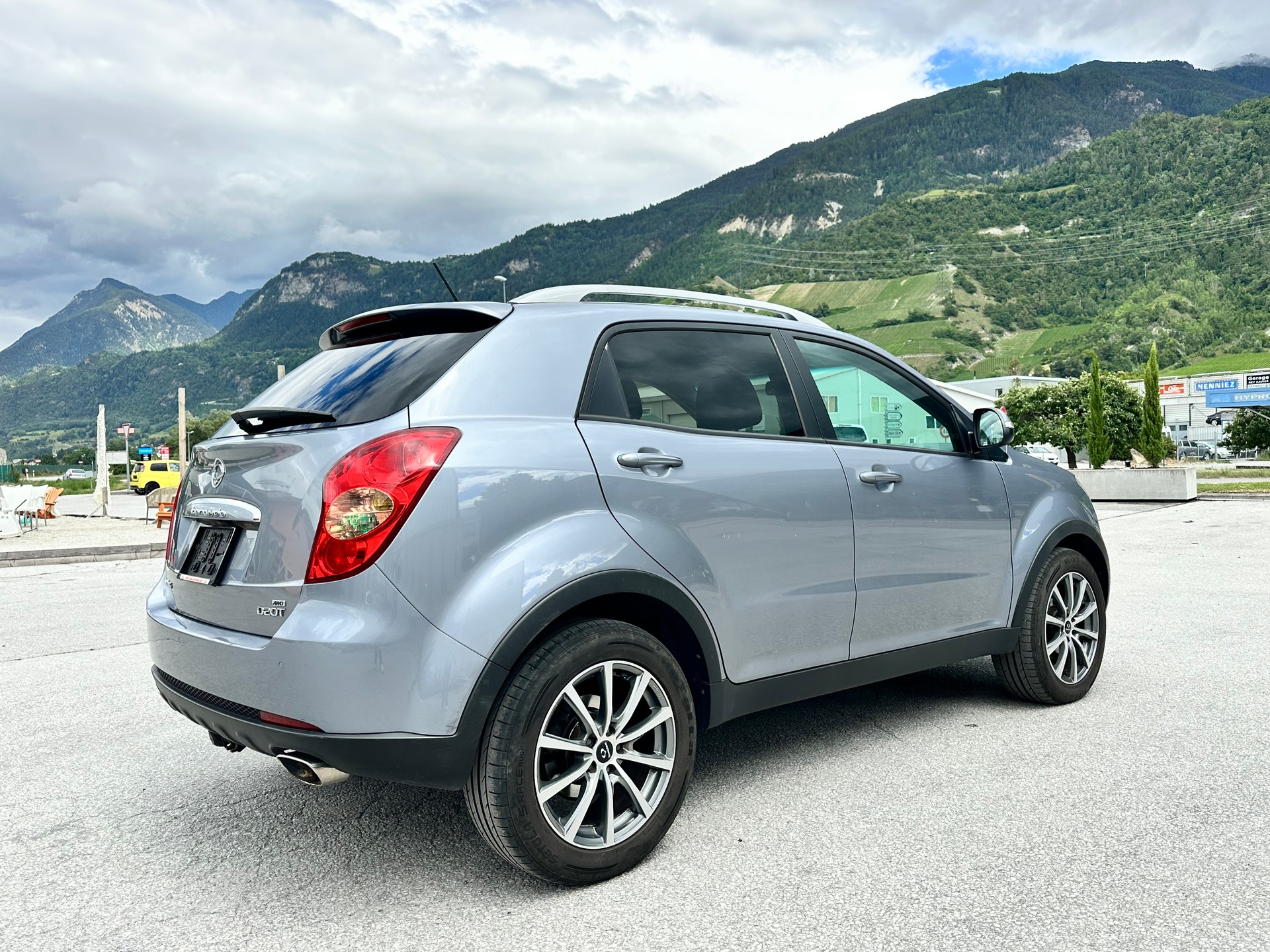 KGM-SsangYong Korando 2.0 e-XDI Quartz 4WD Automatic-image-3