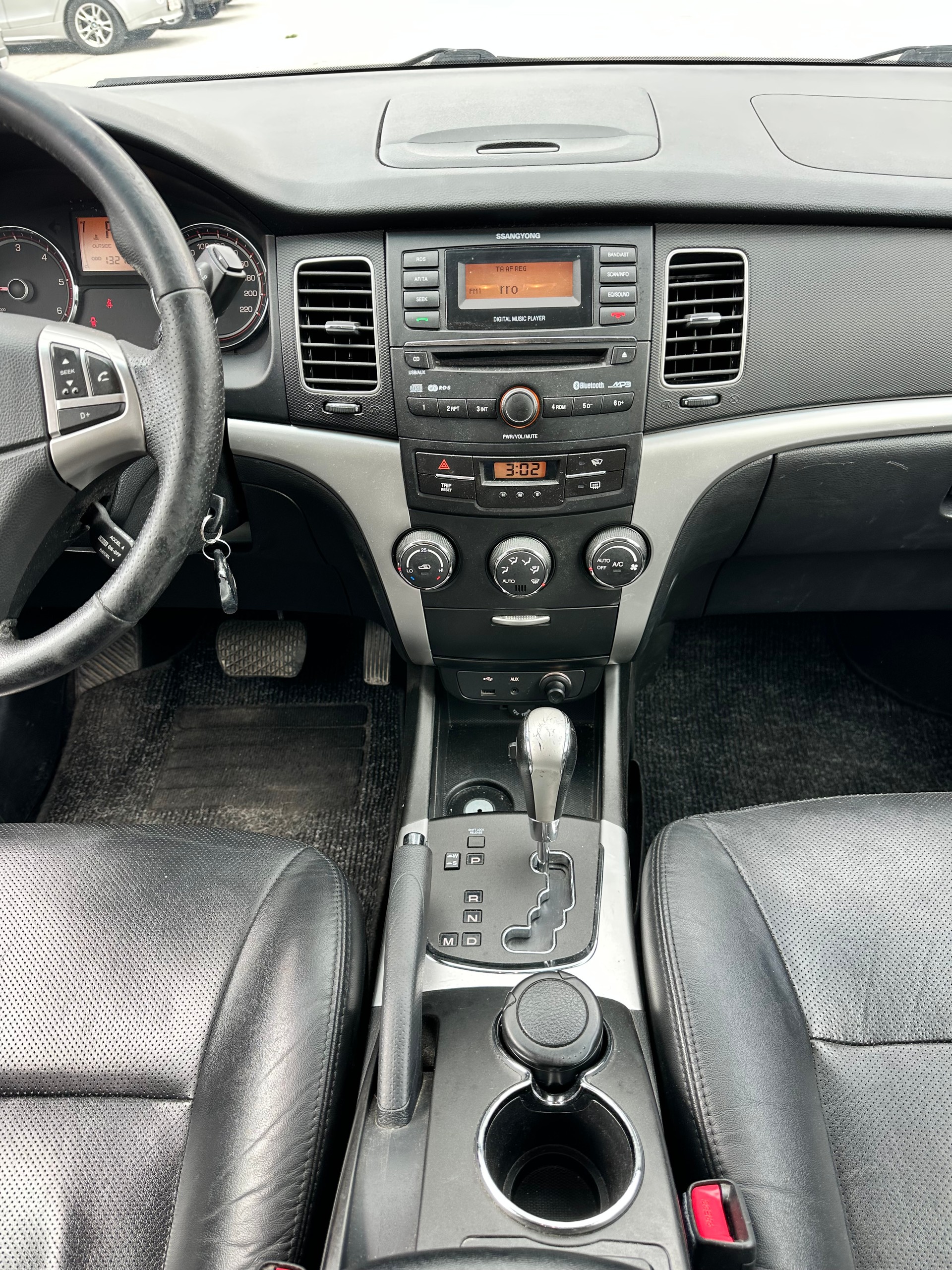 KGM-SsangYong Korando 2.0 e-XDI Quartz 4WD Automatic-image-13