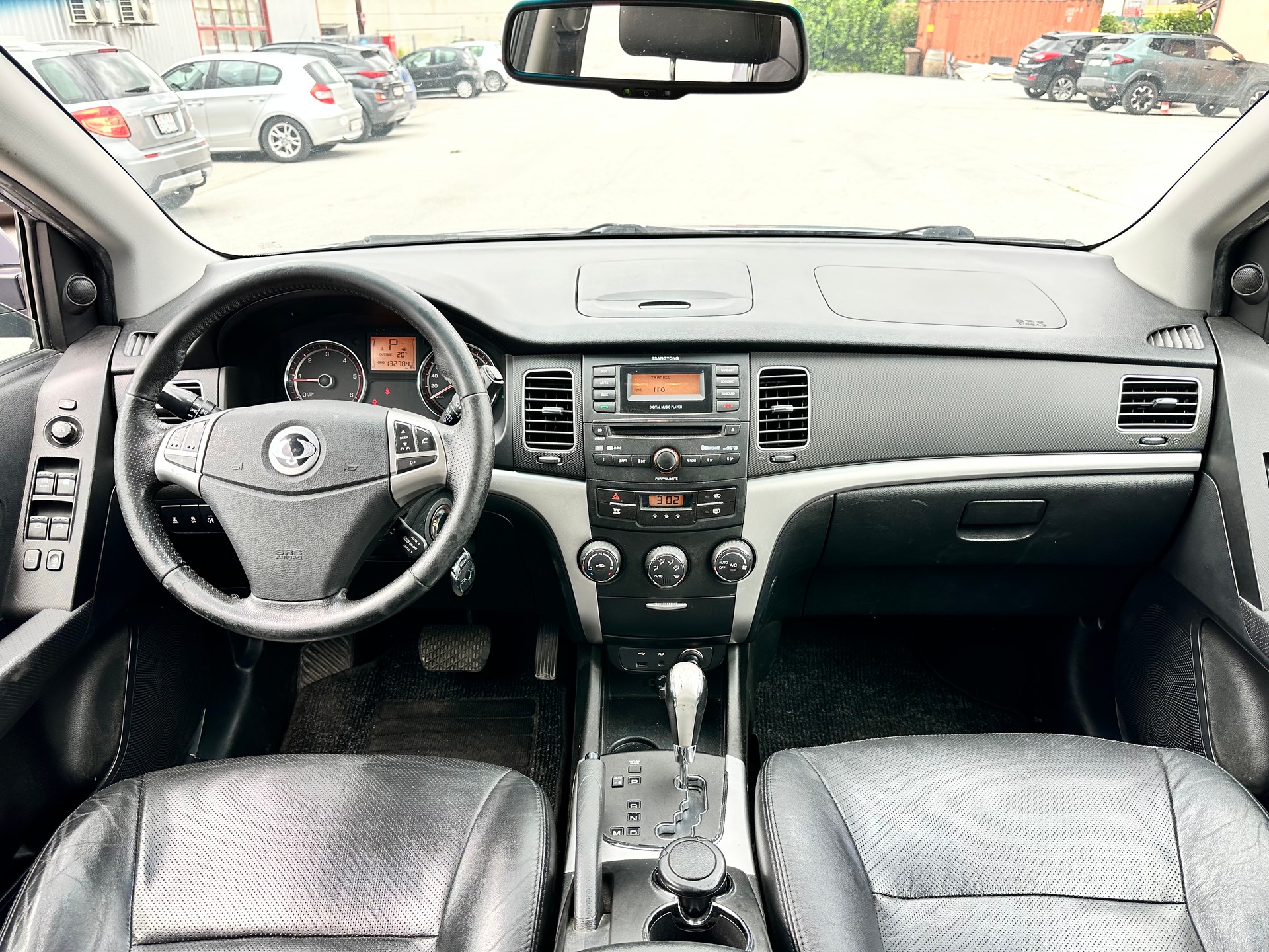 KGM-SsangYong Korando 2.0 e-XDI Quartz 4WD Automatic-image-11