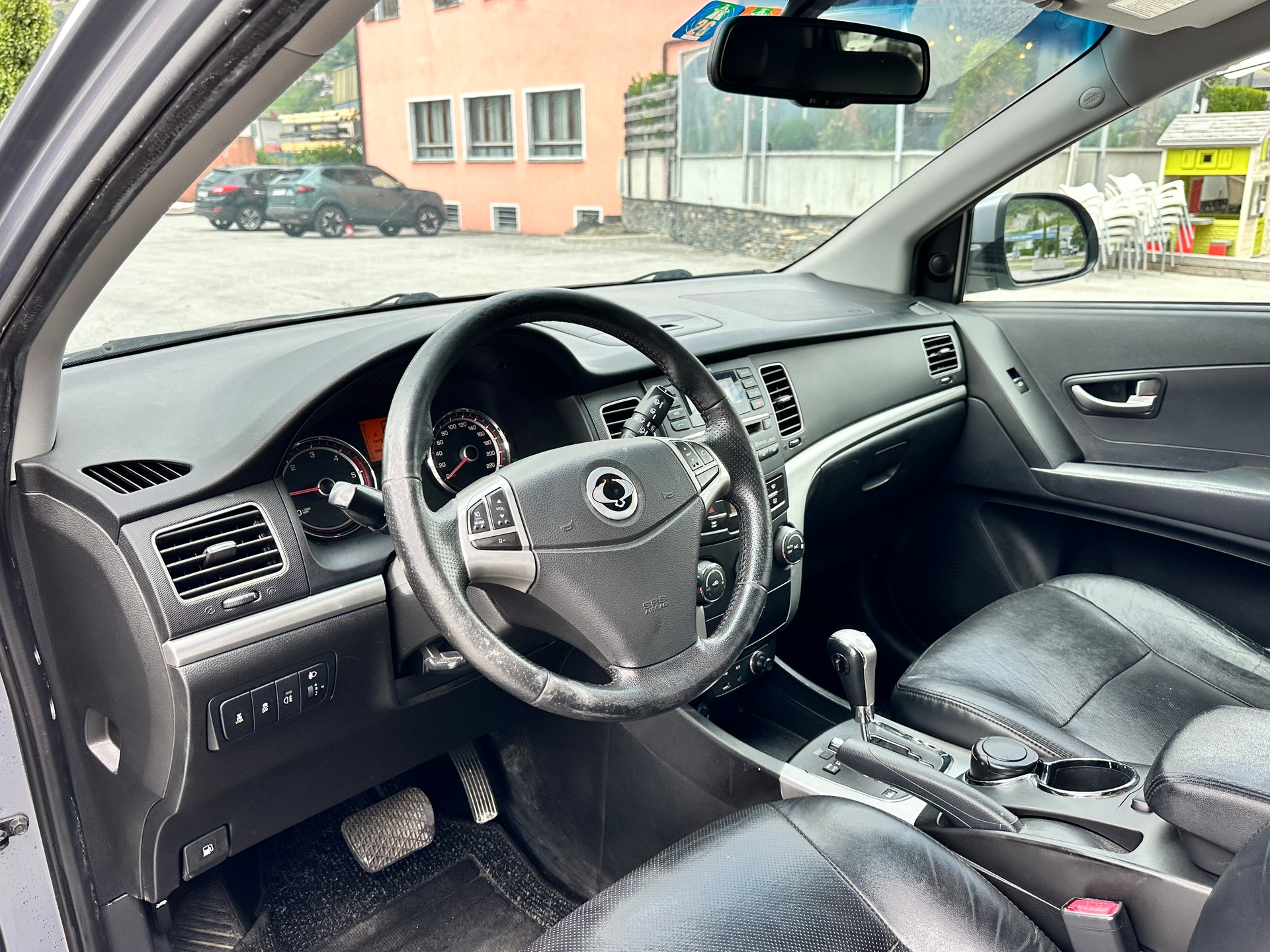 KGM-SsangYong Korando 2.0 e-XDI Quartz 4WD Automatic-image-9