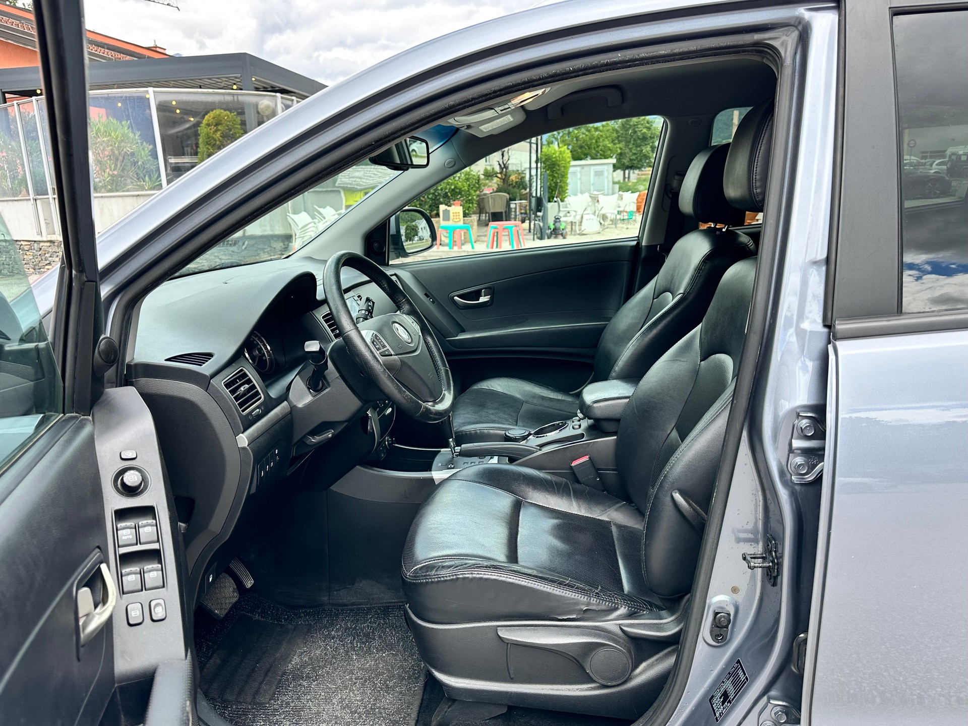 KGM-SsangYong Korando 2.0 e-XDI Quartz 4WD Automatic-image-8
