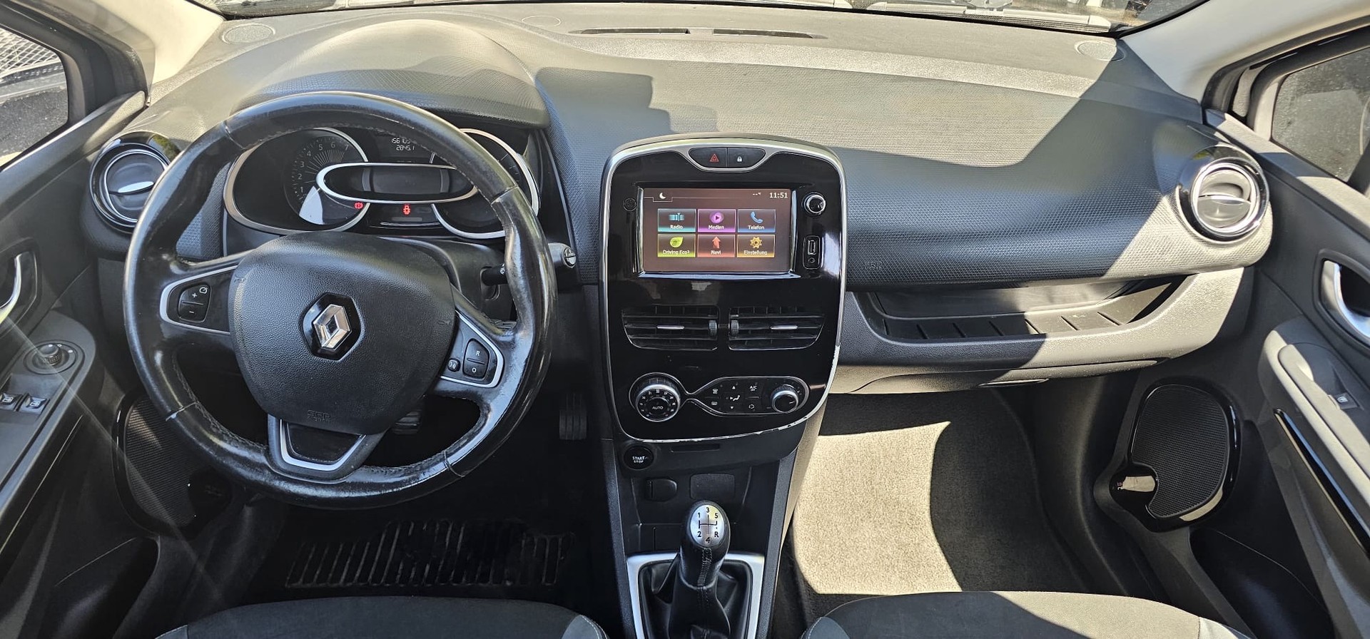 RENAULT Clio Grandtour 0.9 12V Iconic-image-11