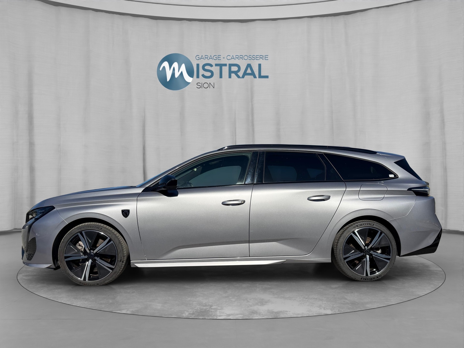 PEUGEOT 308 SW 1.6 PHEV 180 GT-image-1