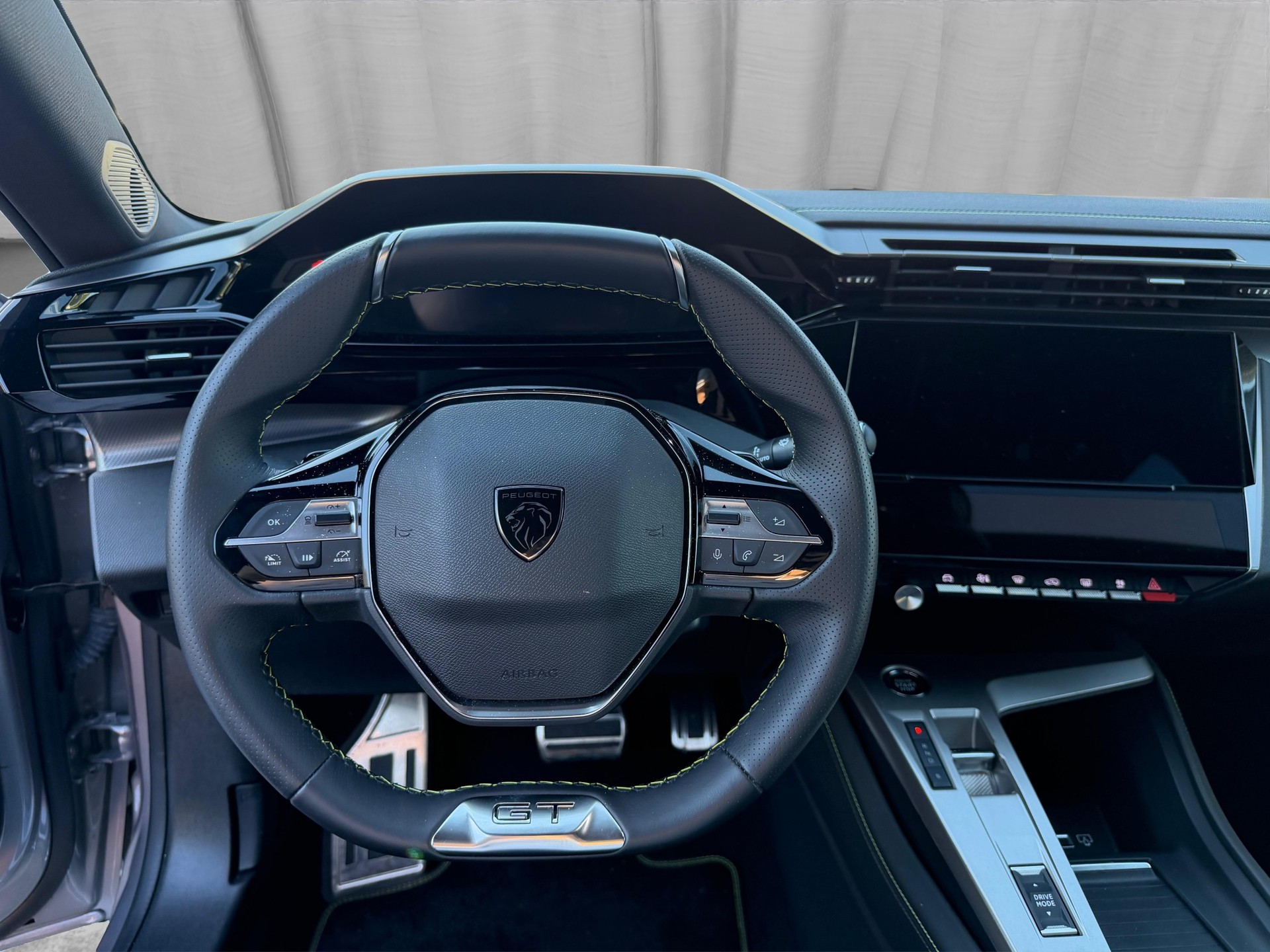 PEUGEOT 308 SW 1.6 PHEV 180 GT-image-11