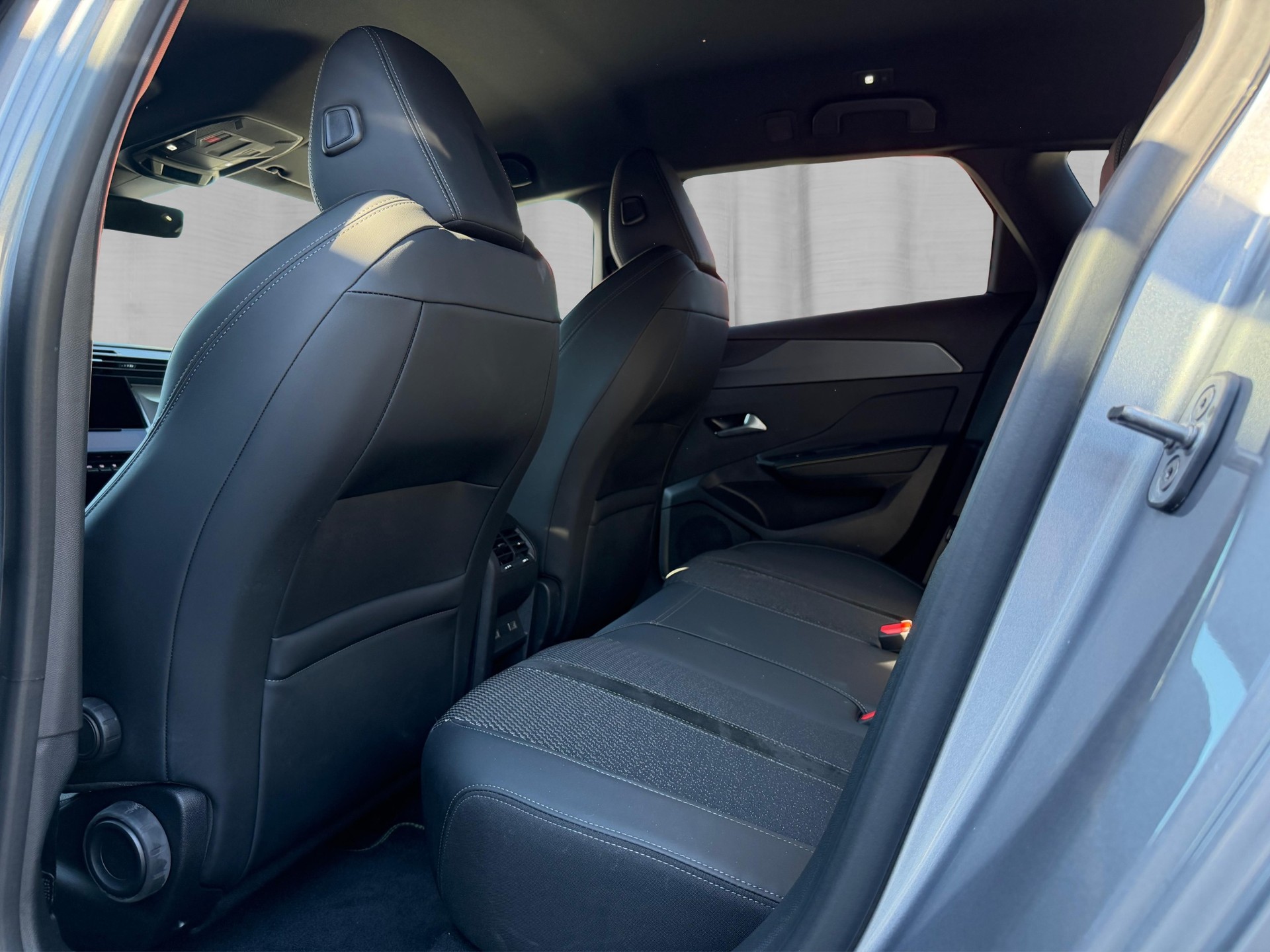 PEUGEOT 308 SW 1.6 PHEV 180 GT-image-12