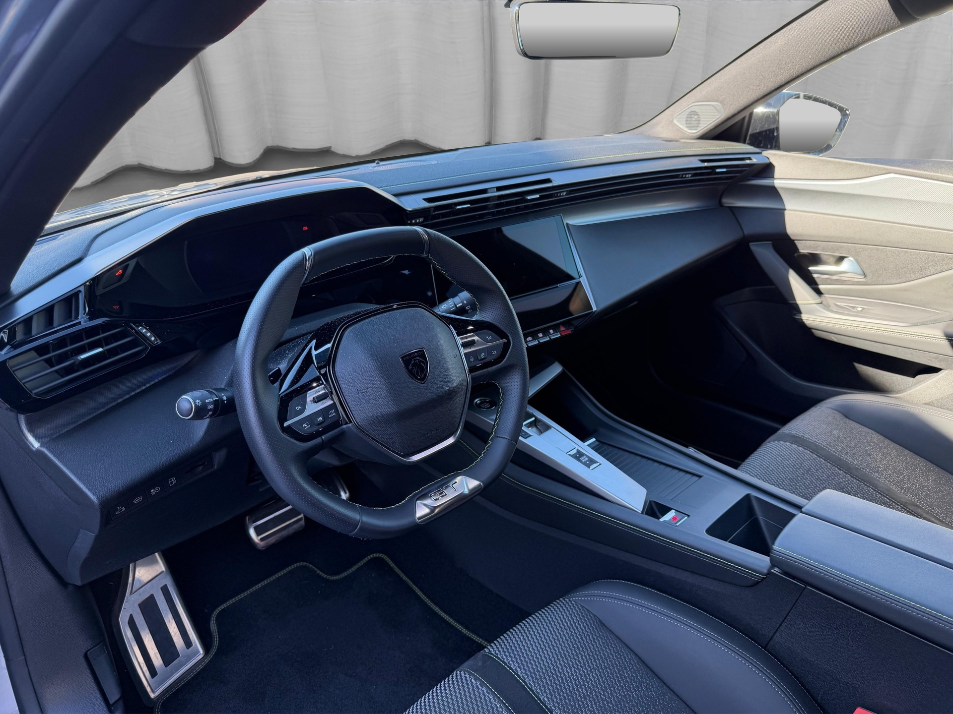PEUGEOT 308 SW 1.6 PHEV 180 GT-image-9
