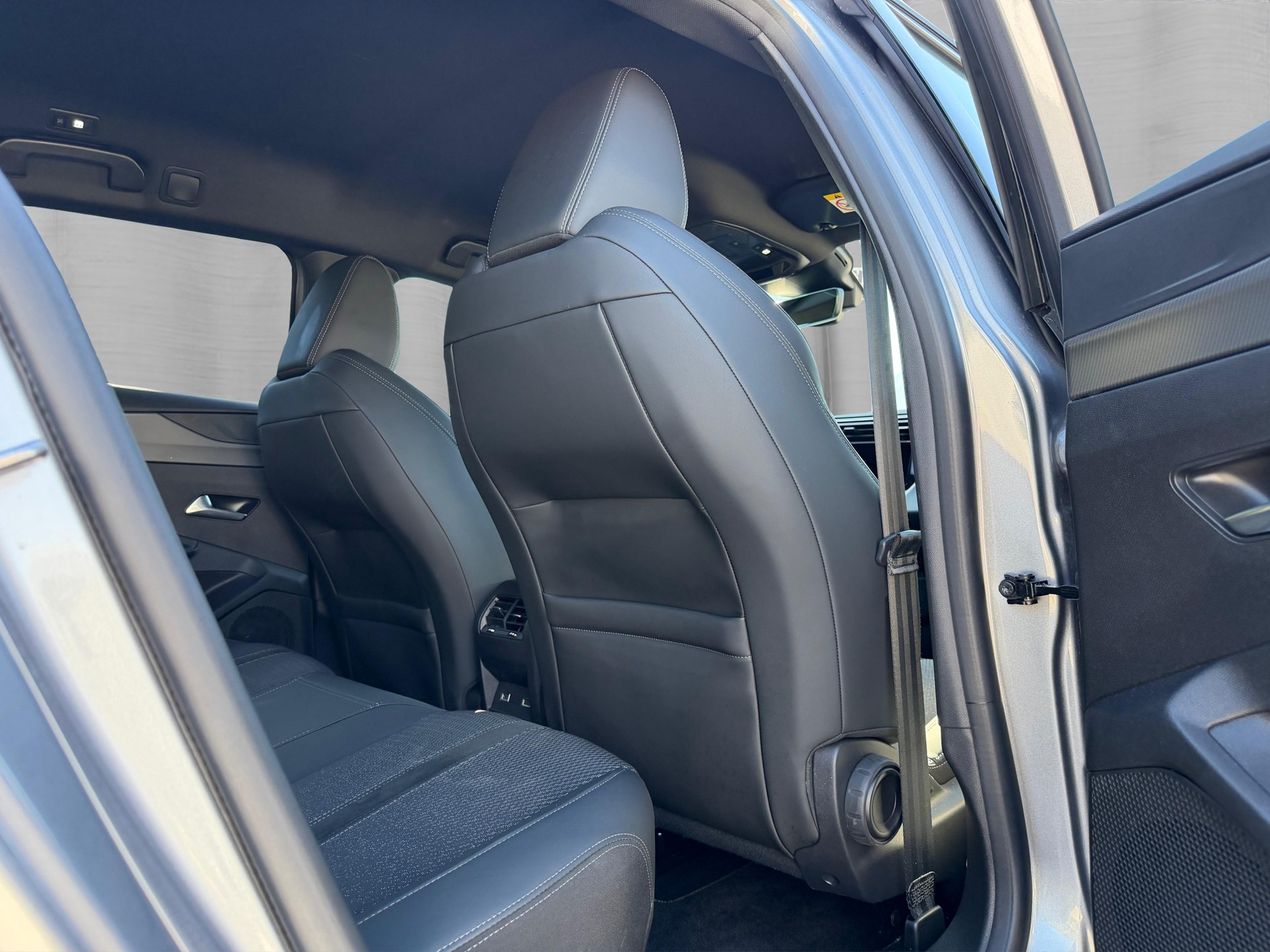 PEUGEOT 308 SW 1.6 PHEV 180 GT-image-13