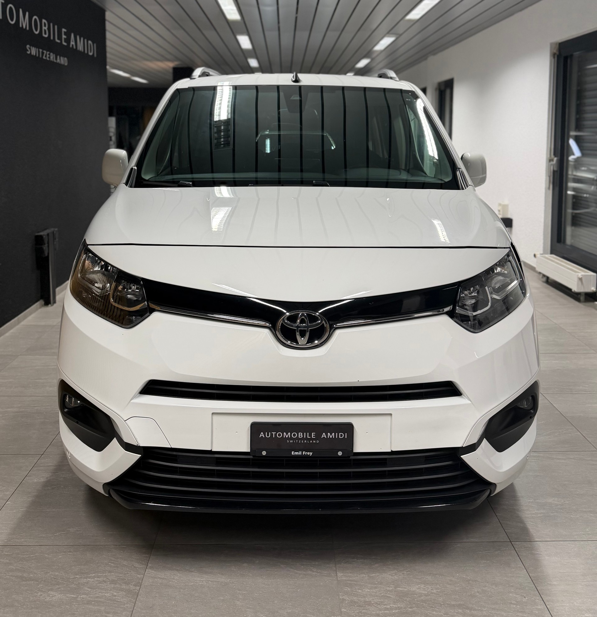 TOYOTA Proace City Verso 1.2 Style Long Automatik, Spezialausbau / ideal für Rollstuhl- oder Personentransport-image-1