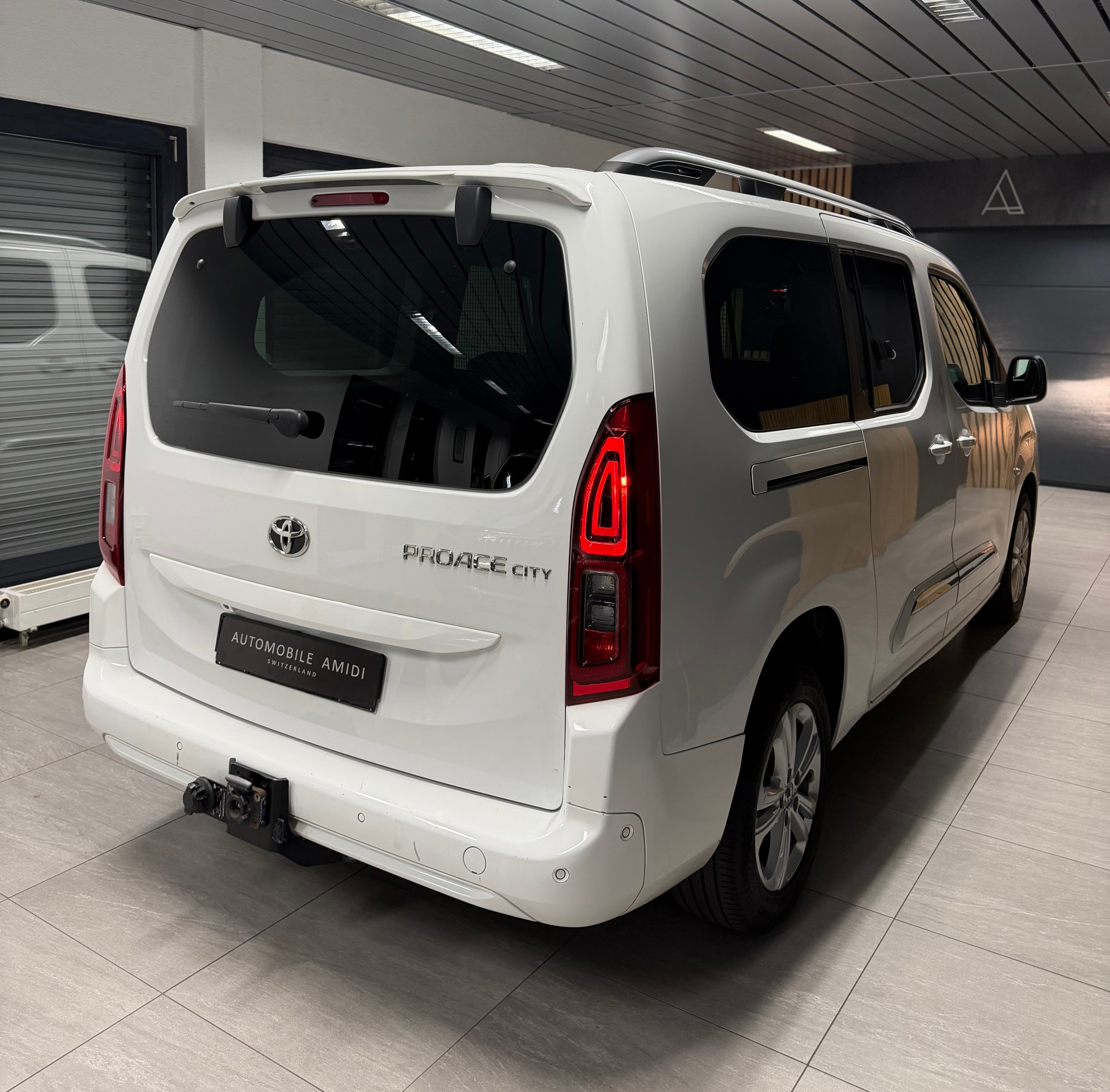 TOYOTA Proace City Verso 1.2 Style Long Automatik, Spezialausbau / ideal für Rollstuhl- oder Personentransport-image-4