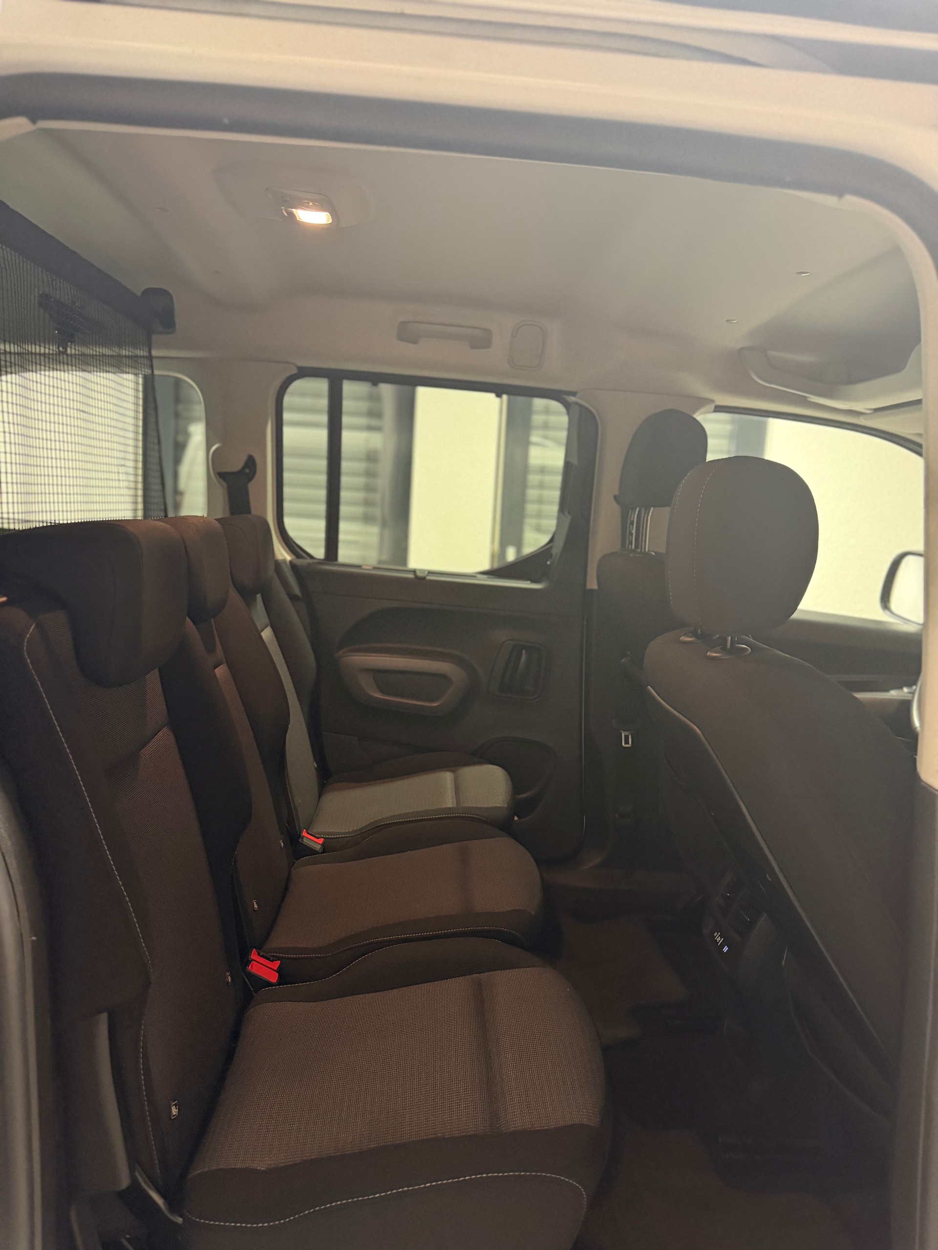 TOYOTA Proace City Verso 1.2 Style Long Automatik, Spezialausbau / ideal für Rollstuhl- oder Personentransport-image-9
