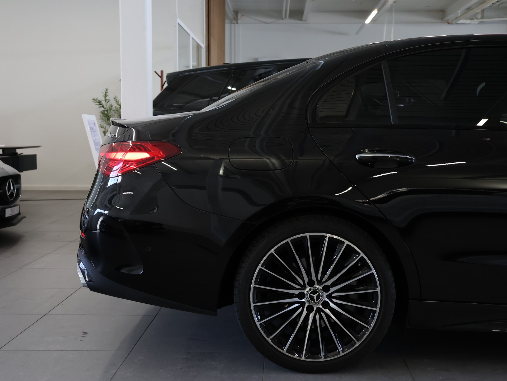 MERCEDES-BENZ C 300 4 Matic *AMG-LINE INTER-EXTERIEUR*-image-8