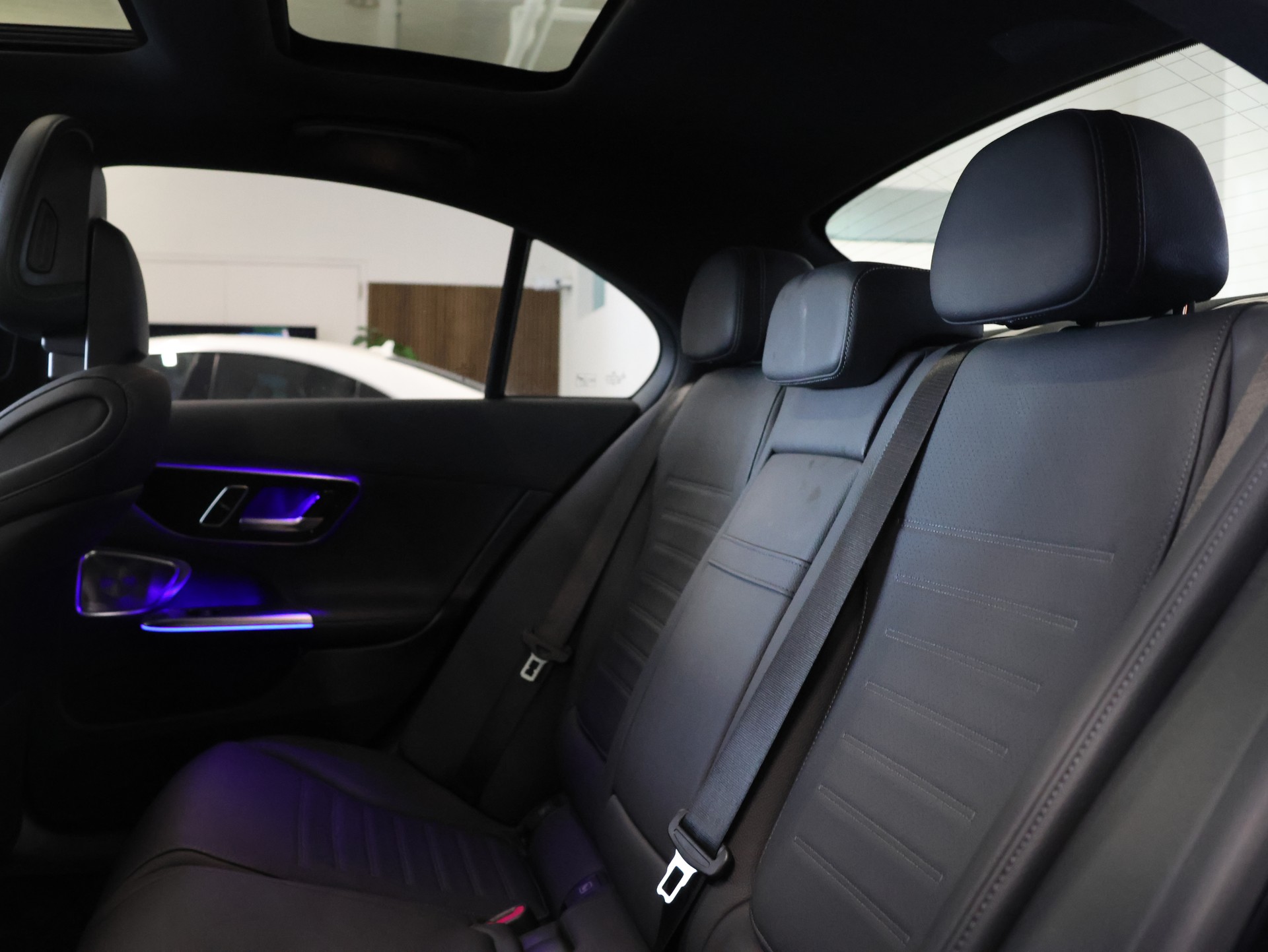 MERCEDES-BENZ C 300 4 Matic *AMG-LINE INTER-EXTERIEUR*-image-28