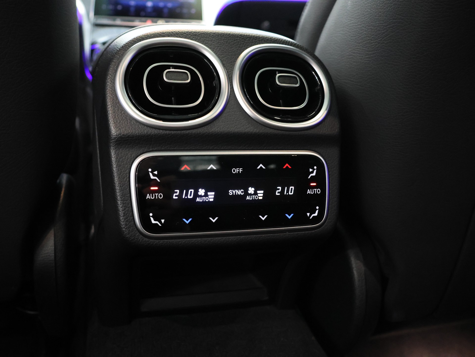 MERCEDES-BENZ C 300 4 Matic *AMG-LINE INTER-EXTERIEUR*-image-30