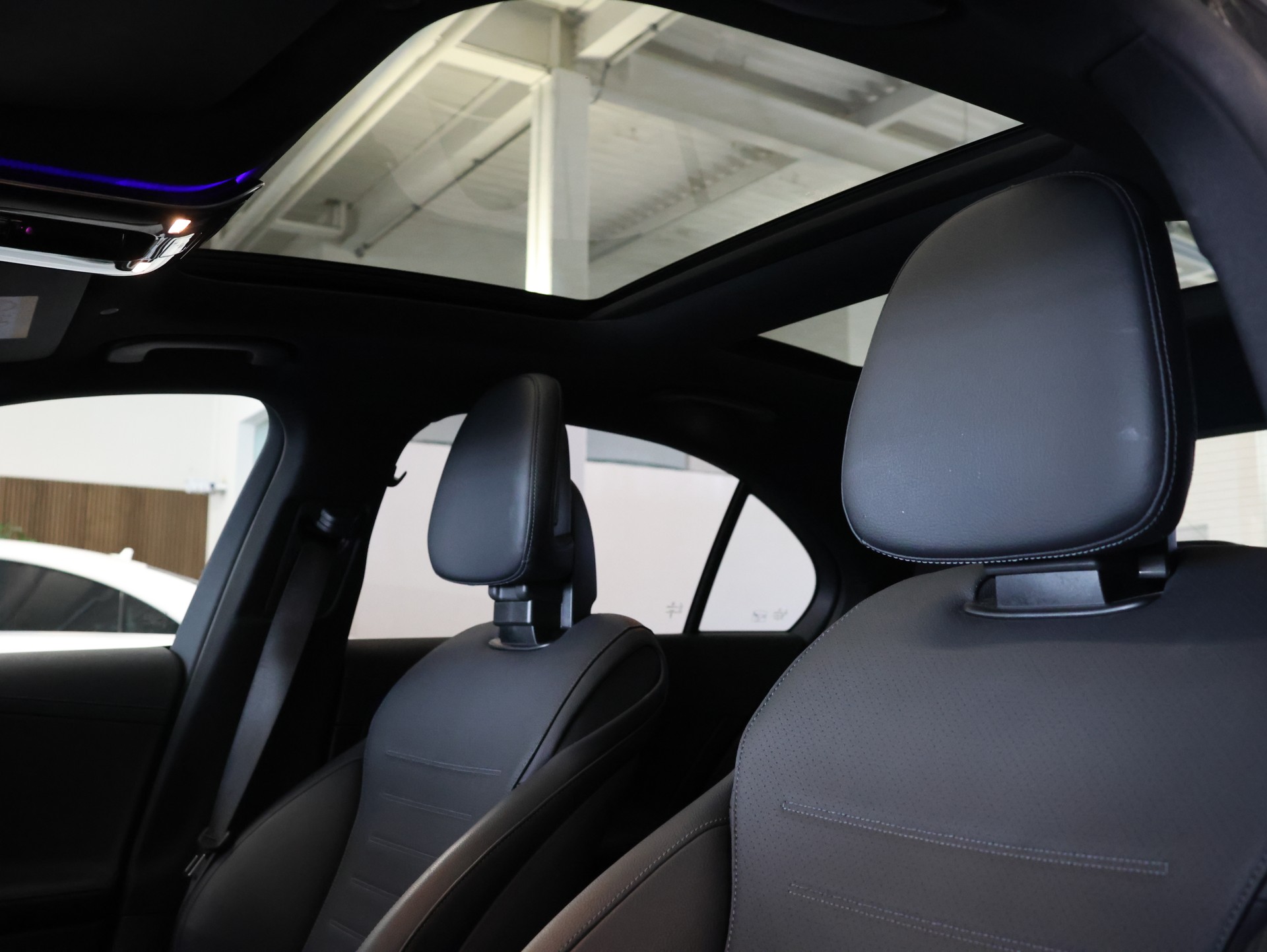 MERCEDES-BENZ C 300 4 Matic *AMG-LINE INTER-EXTERIEUR*-image-11