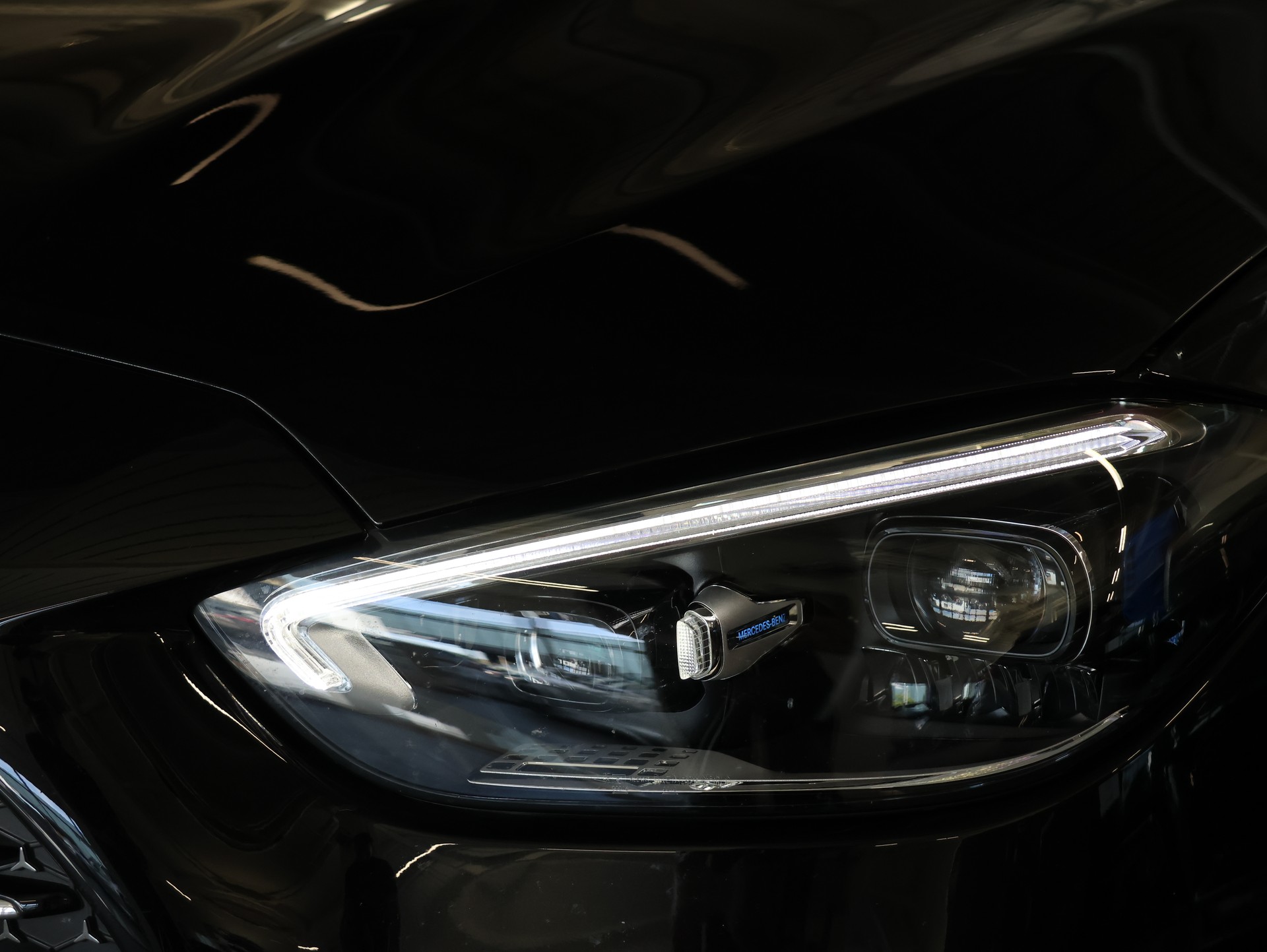 MERCEDES-BENZ C 300 4 Matic *AMG-LINE INTER-EXTERIEUR*-image-4
