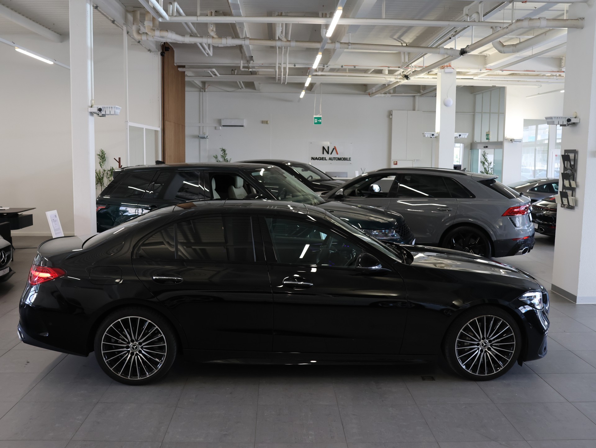 MERCEDES-BENZ C 300 4 Matic *AMG-LINE INTER-EXTERIEUR*-image-9