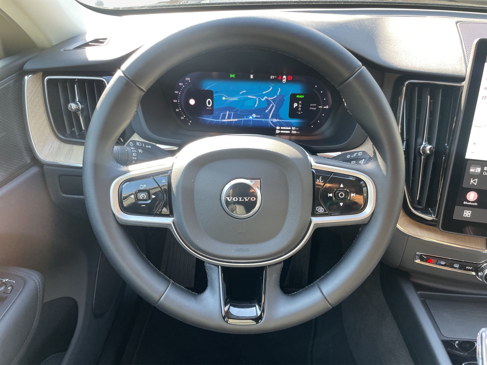 VOLVO XC60 2.0 T6 TE Plus Dark eAWD-image-11