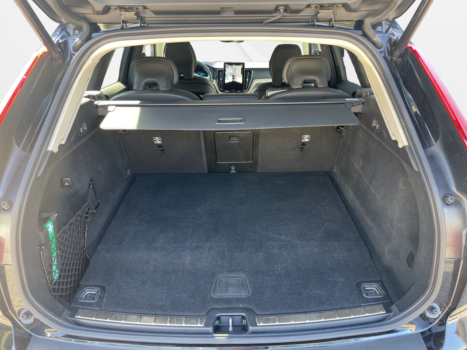 VOLVO XC60 2.0 T6 TE Plus Dark eAWD-image-14