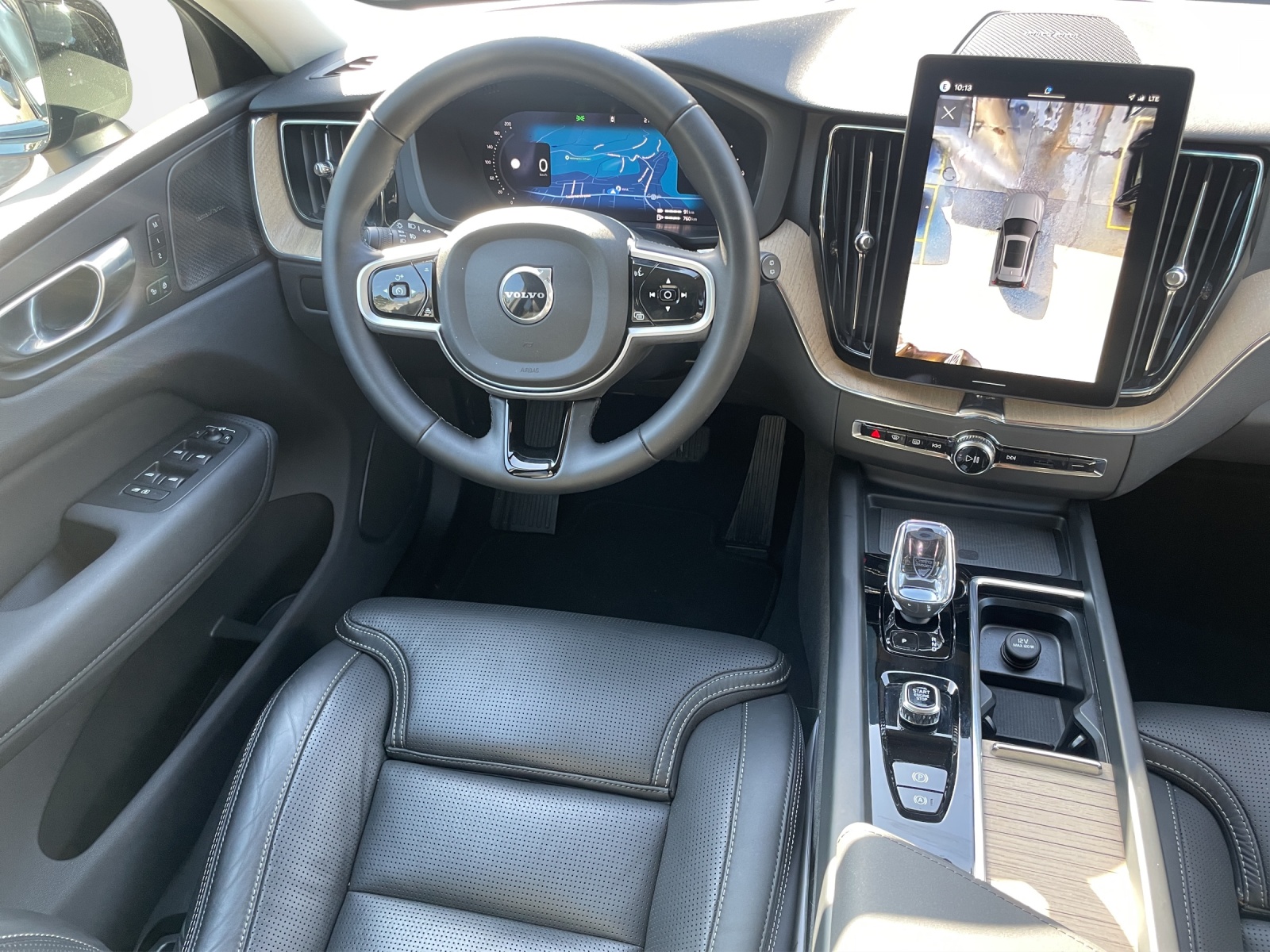 VOLVO XC60 2.0 T6 TE Plus Dark eAWD-image-12