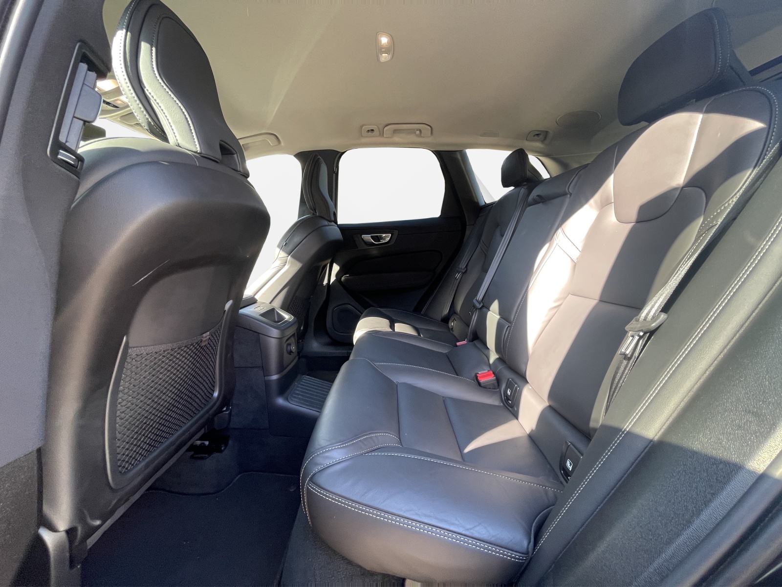 VOLVO XC60 2.0 T6 TE Plus Dark eAWD-image-13