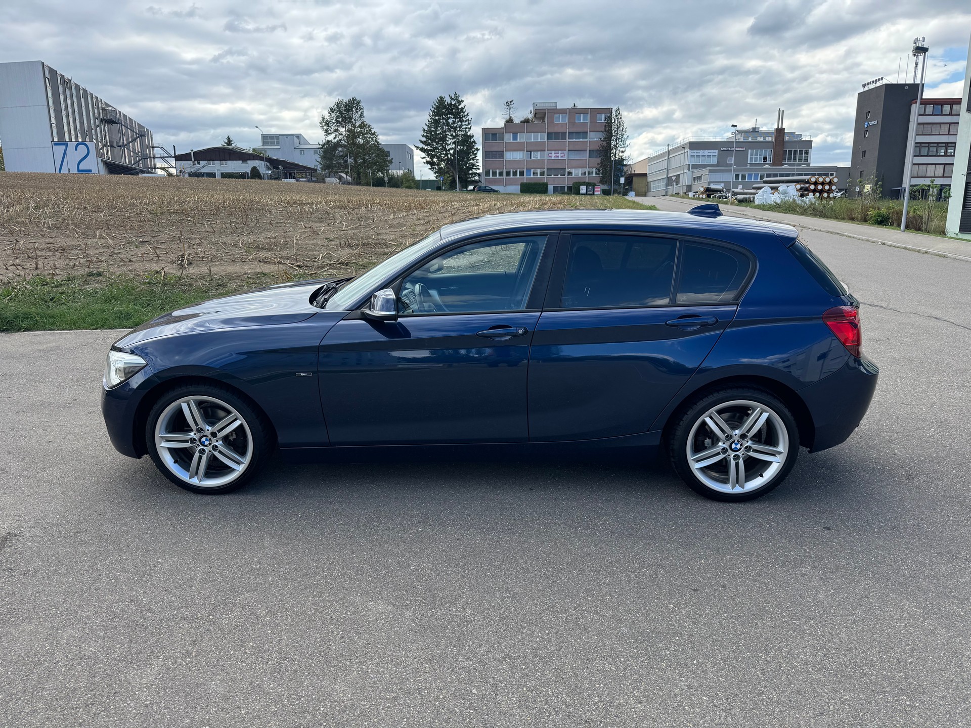 BMW 118i Urban Line Steptronic-image-4