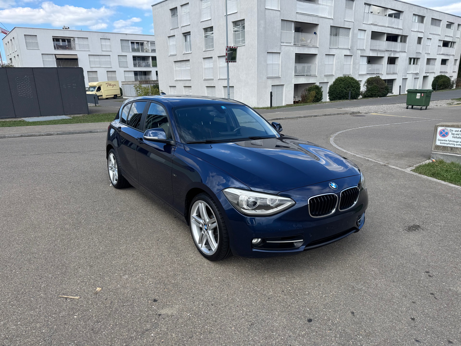 BMW 118i Urban Line Steptronic-image-2