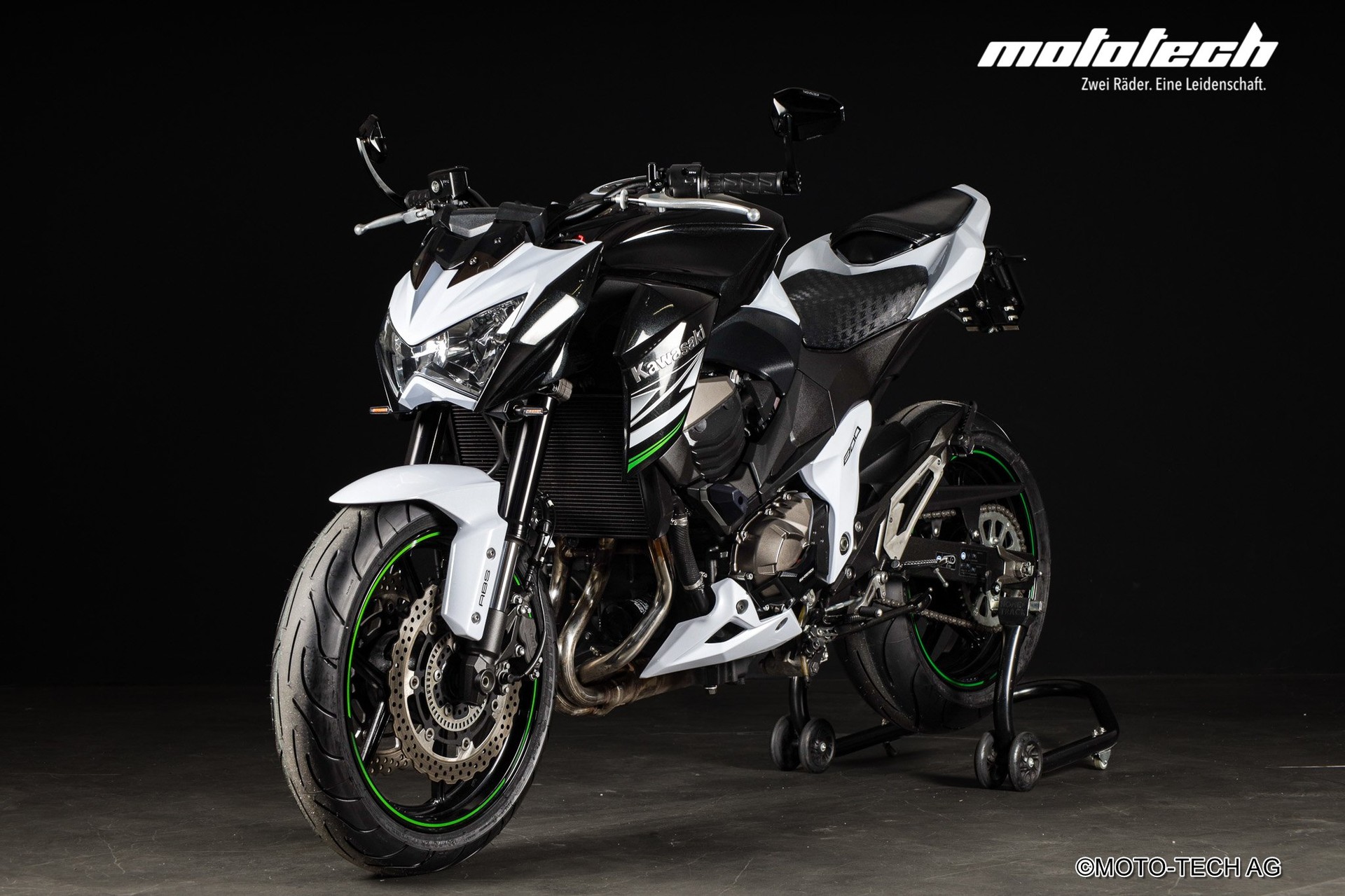 KAWASAKI Z 800 ABS (35kW) AKRAPOVIC-image-5