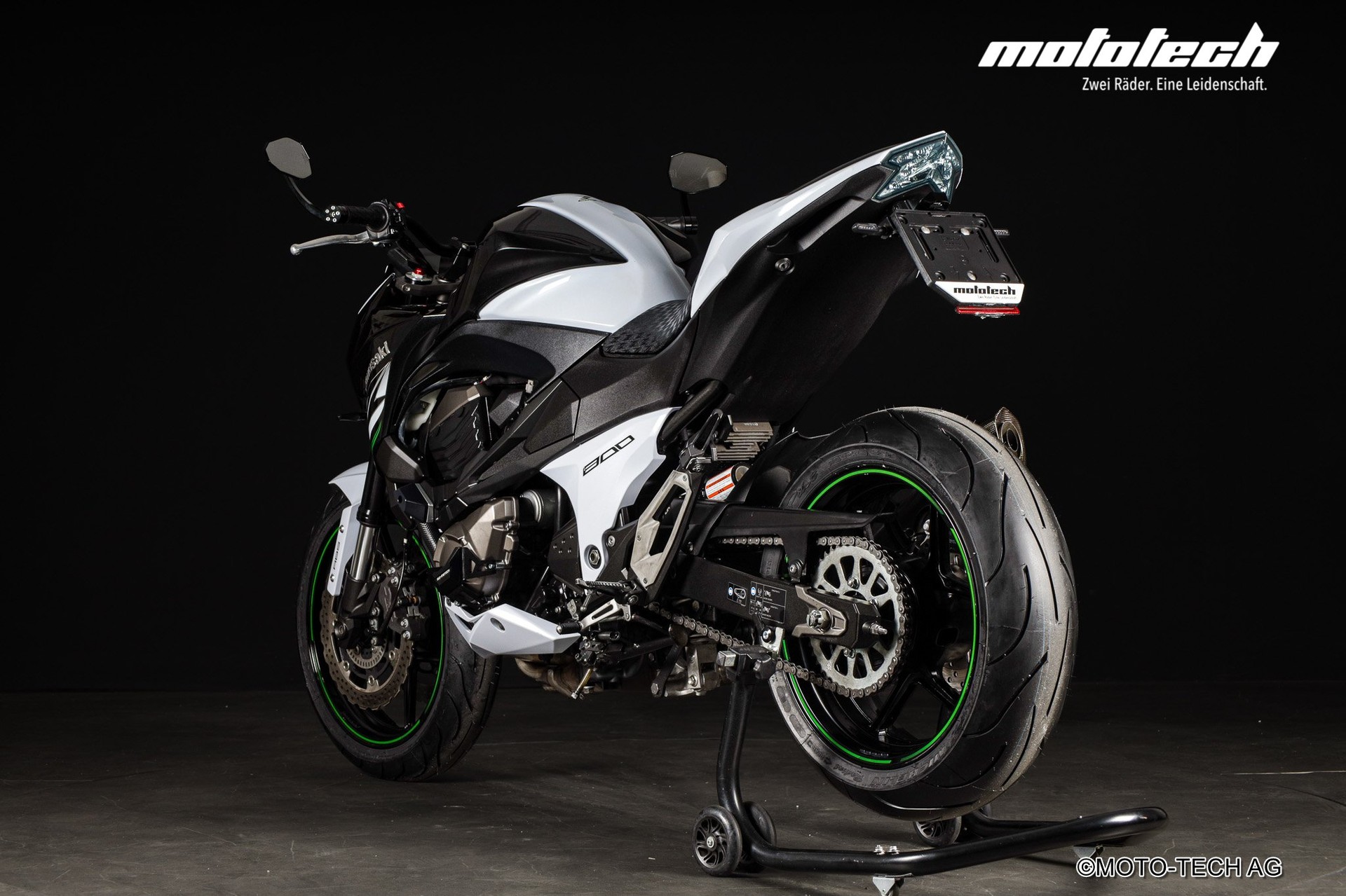 KAWASAKI Z 800 ABS (35kW) AKRAPOVIC-showroom-element-3