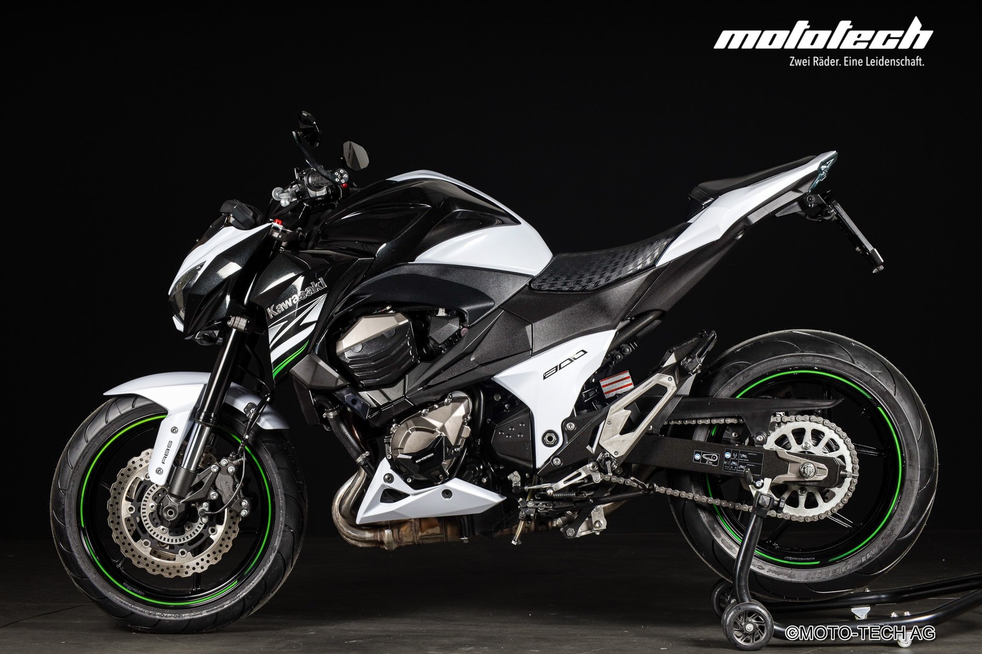 KAWASAKI Z 800 ABS (35kW) AKRAPOVIC-image-4