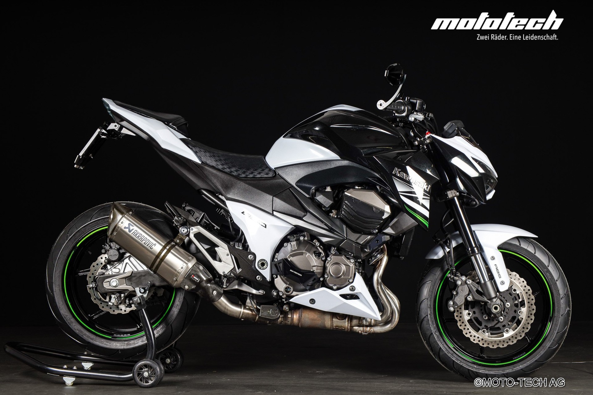 KAWASAKI Z 800 ABS (35kW) AKRAPOVIC-showroom-element-1