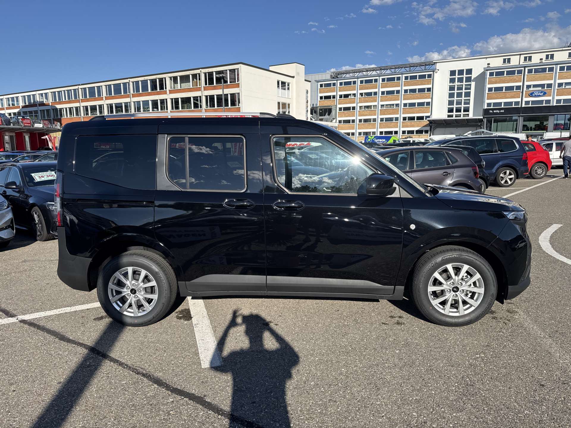 FORD Tourneo Courier 1.0 EcoBoost Titanium Automat-image-10