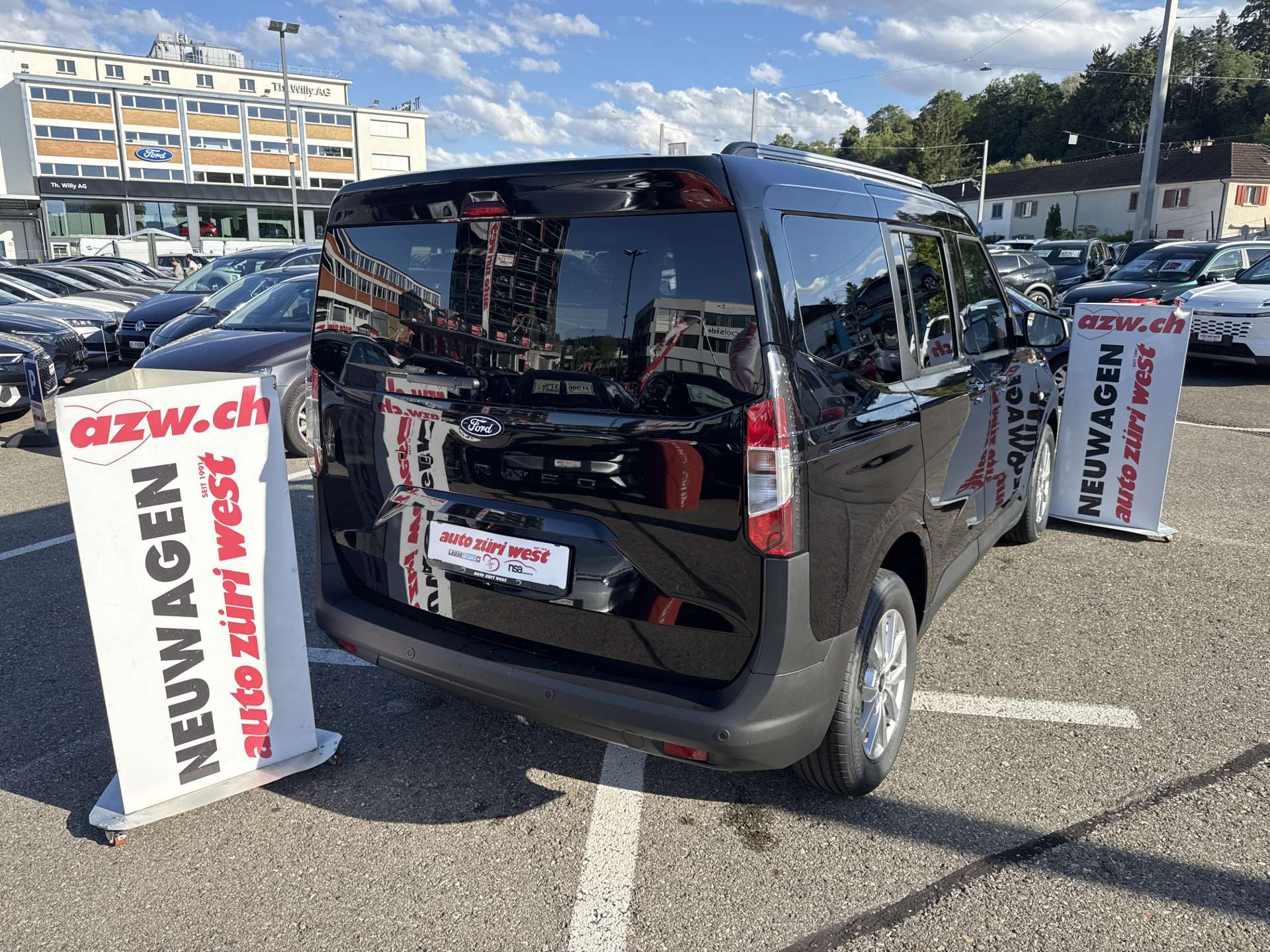 FORD Tourneo Courier 1.0 EcoBoost Titanium Automat-image-2