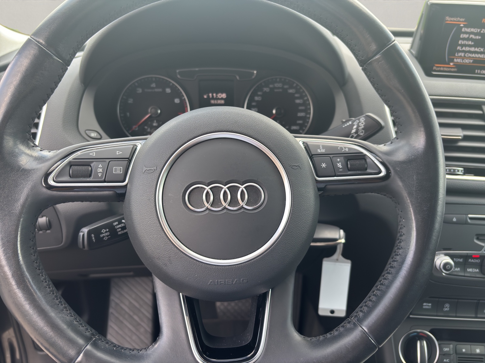 AUDI Q3 2.0 TFSI Sport quattro S-Tr.-image-10