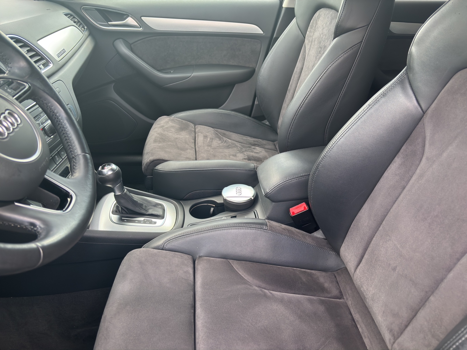 AUDI Q3 2.0 TFSI Sport quattro S-Tr.-image-9