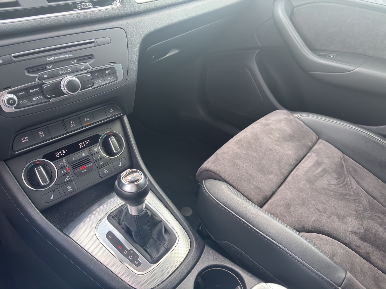 AUDI Q3 2.0 TFSI Sport quattro S-Tr.-image-1