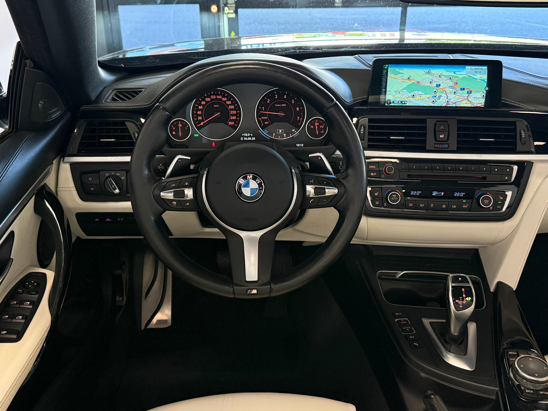BMW 435i Cabriolet xDrive M Sport Steptronic *Individual*-image-4