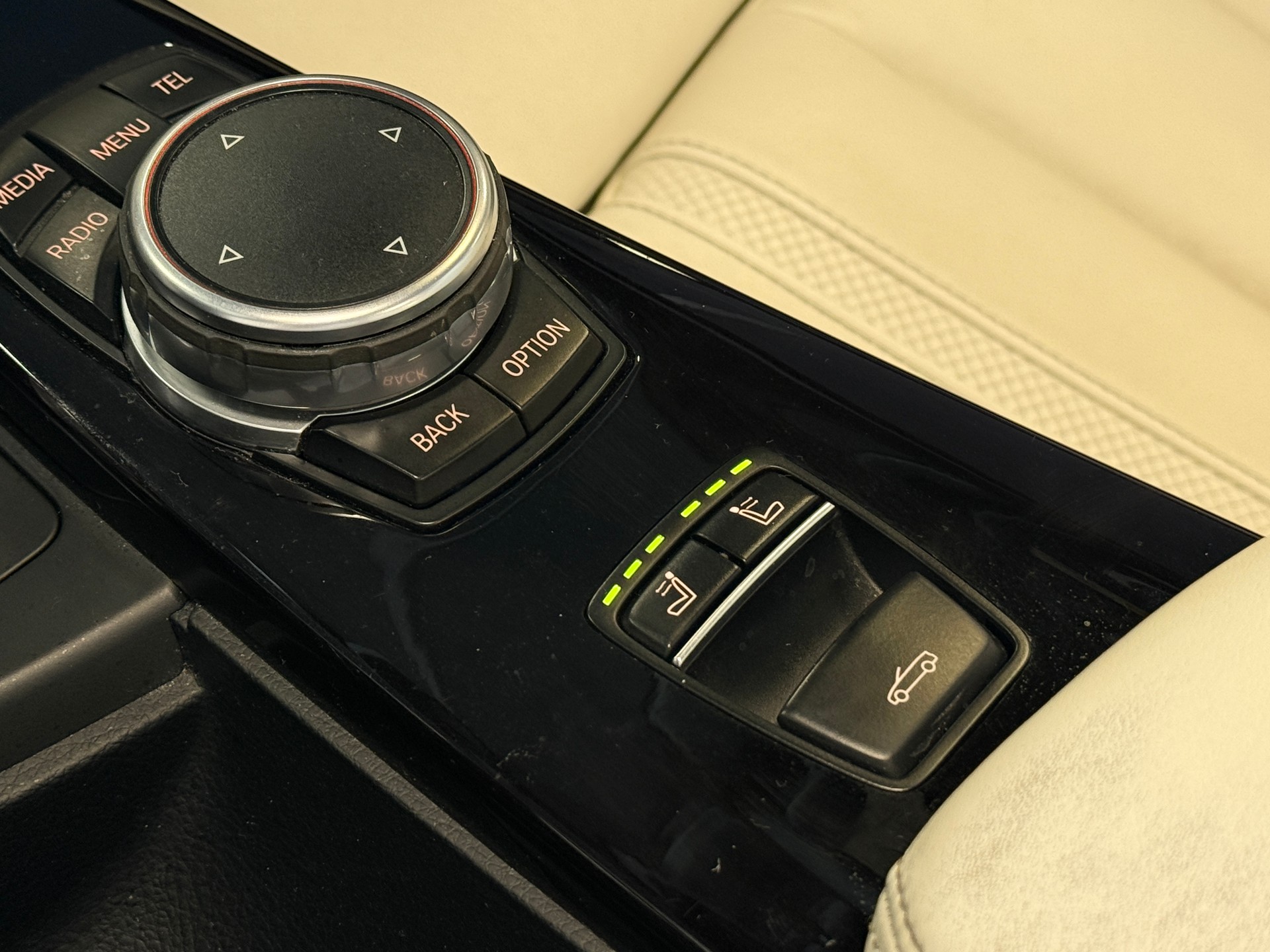 BMW 435i Cabriolet xDrive M Sport Steptronic *Individual*-image-13