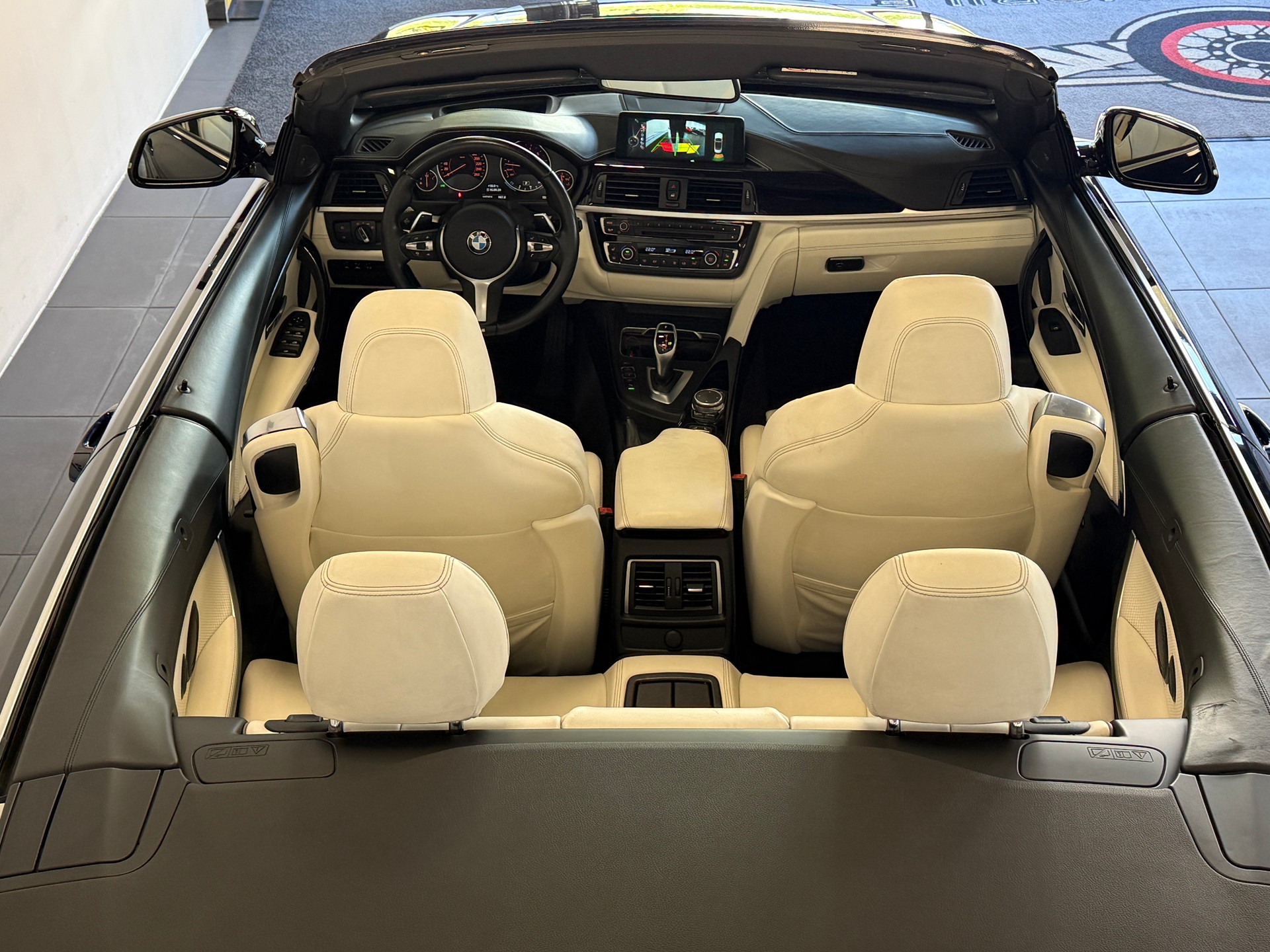 BMW 435i Cabriolet xDrive M Sport Steptronic *Individual*-image-11